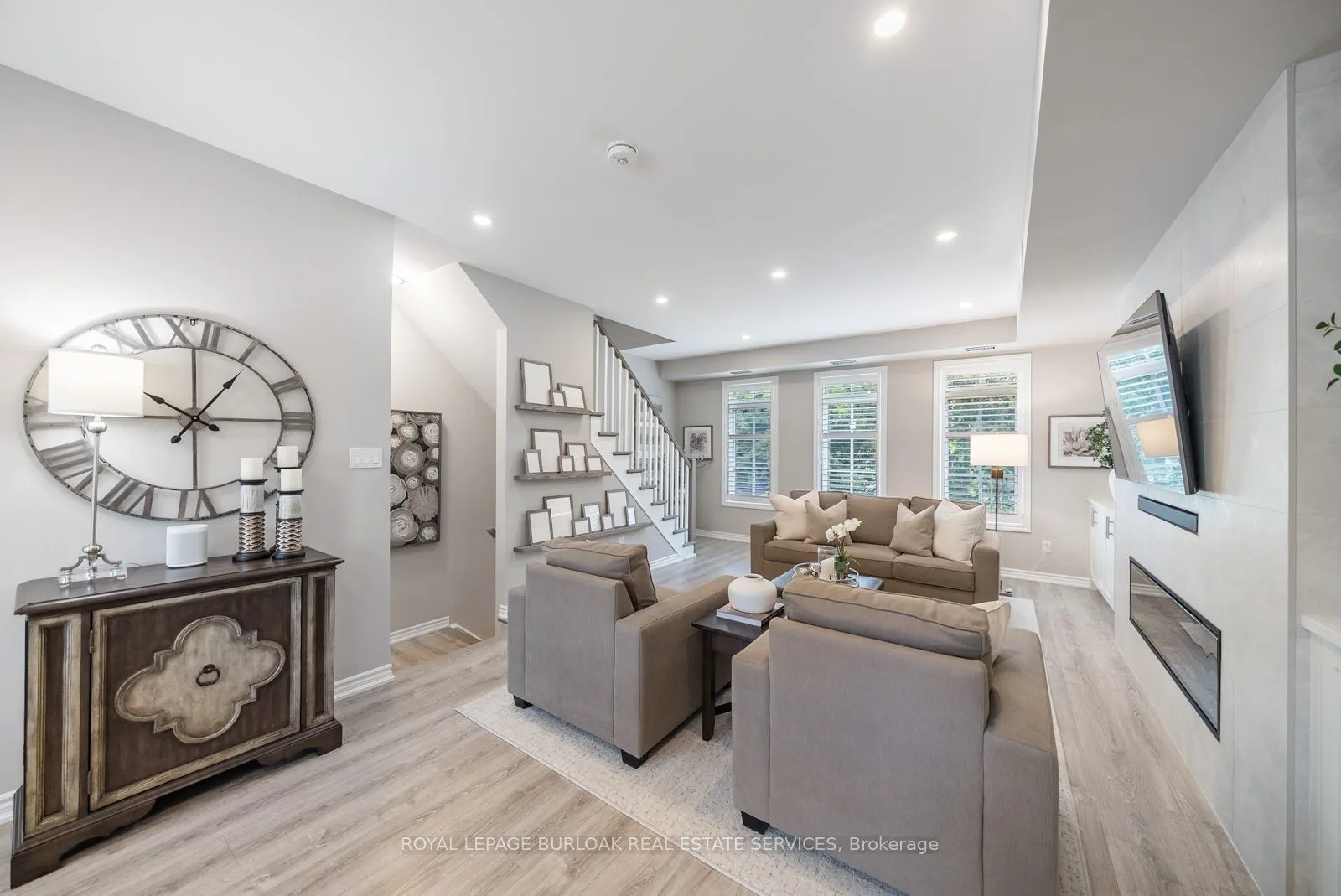 2362 New Street, #8