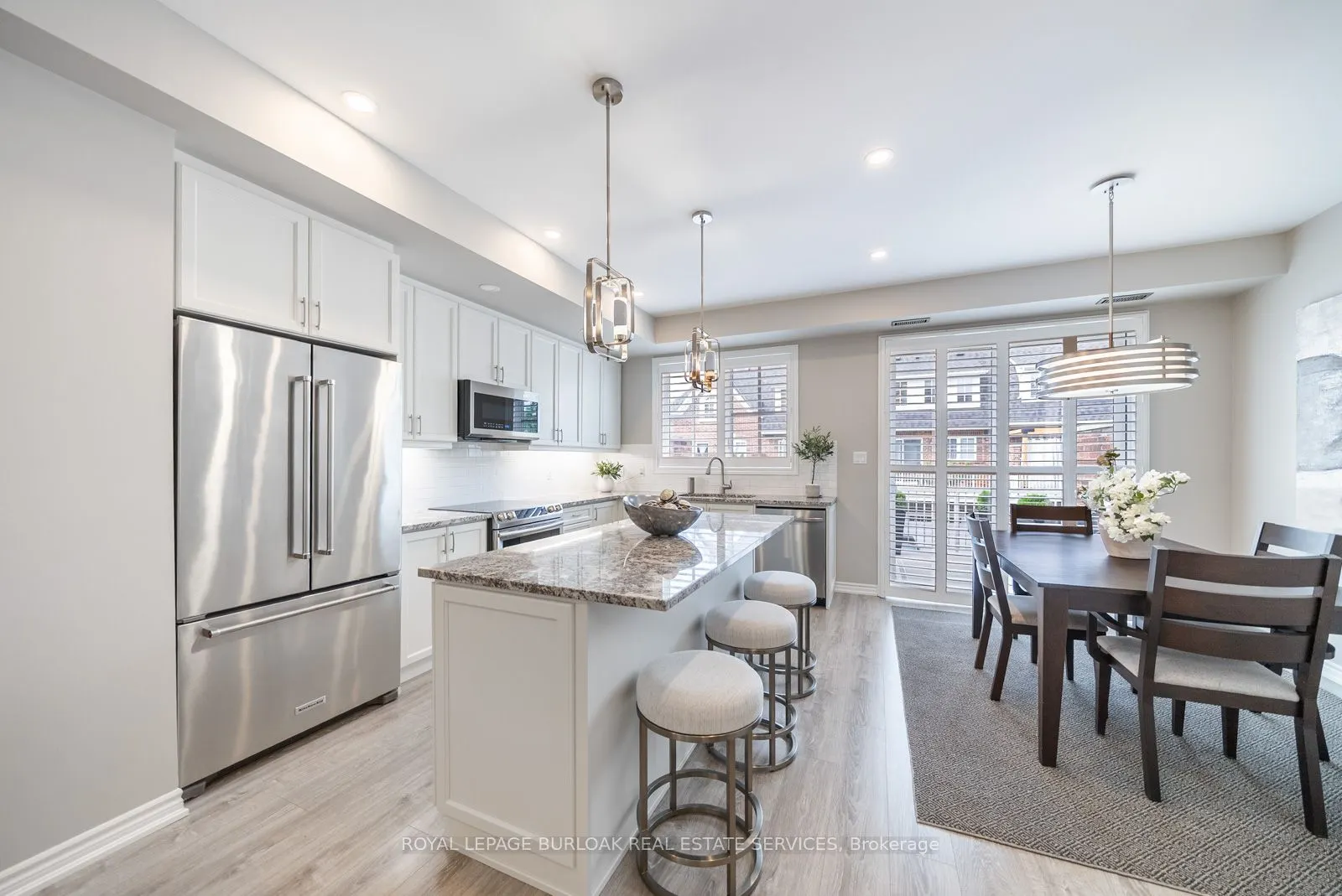 2362 New Street, #8