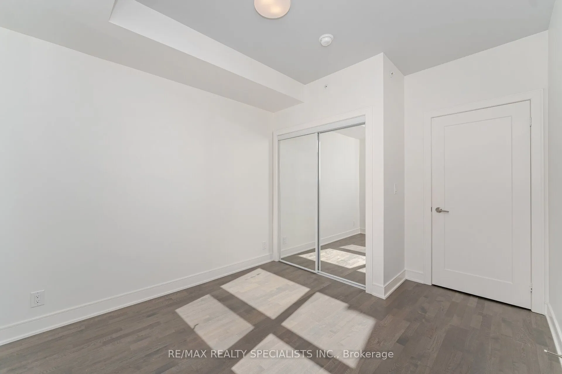1575 Lakeshore Road W, #258