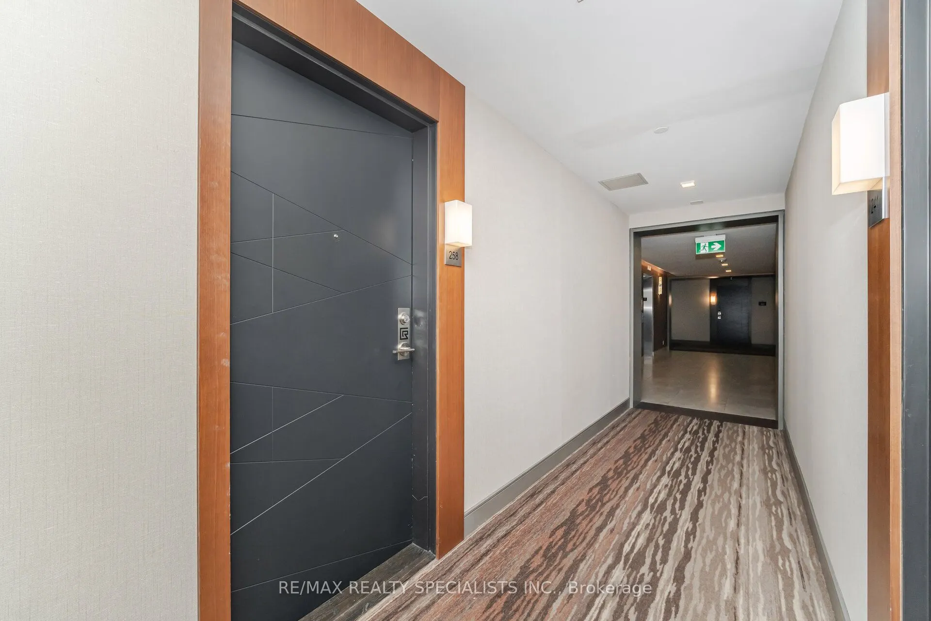 1575 Lakeshore Road W, #258