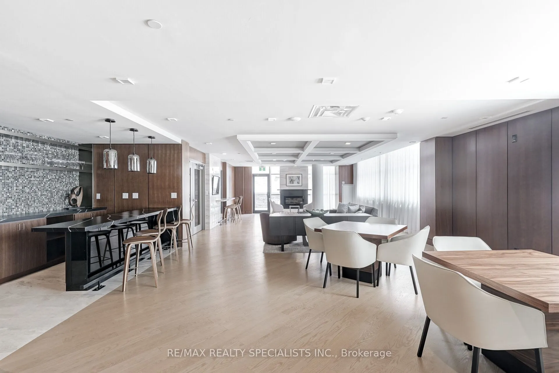 1575 Lakeshore Road W, #258