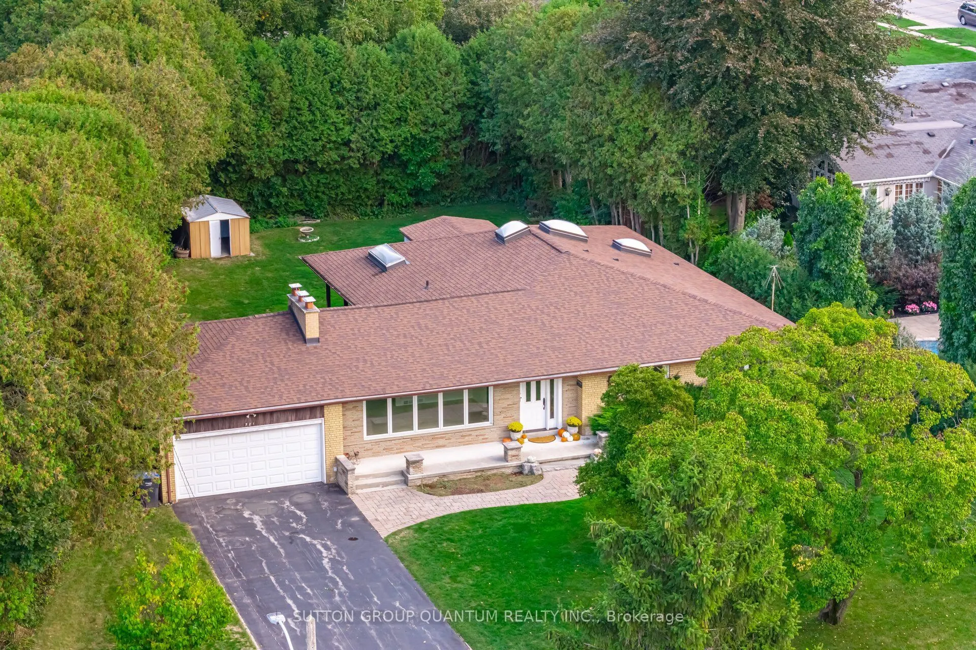 521 Vanessa Crescent