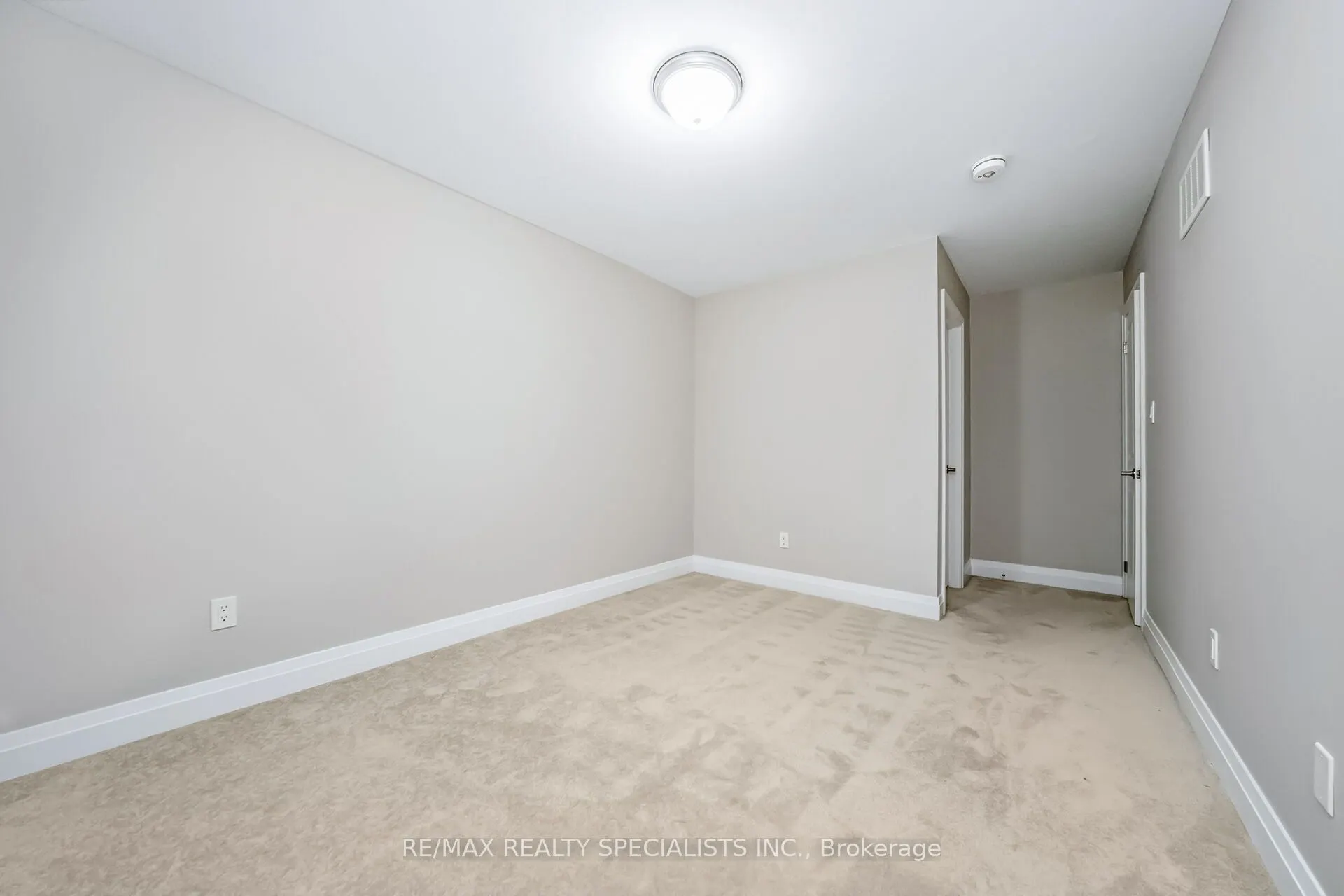16 Dalbeattie Drive