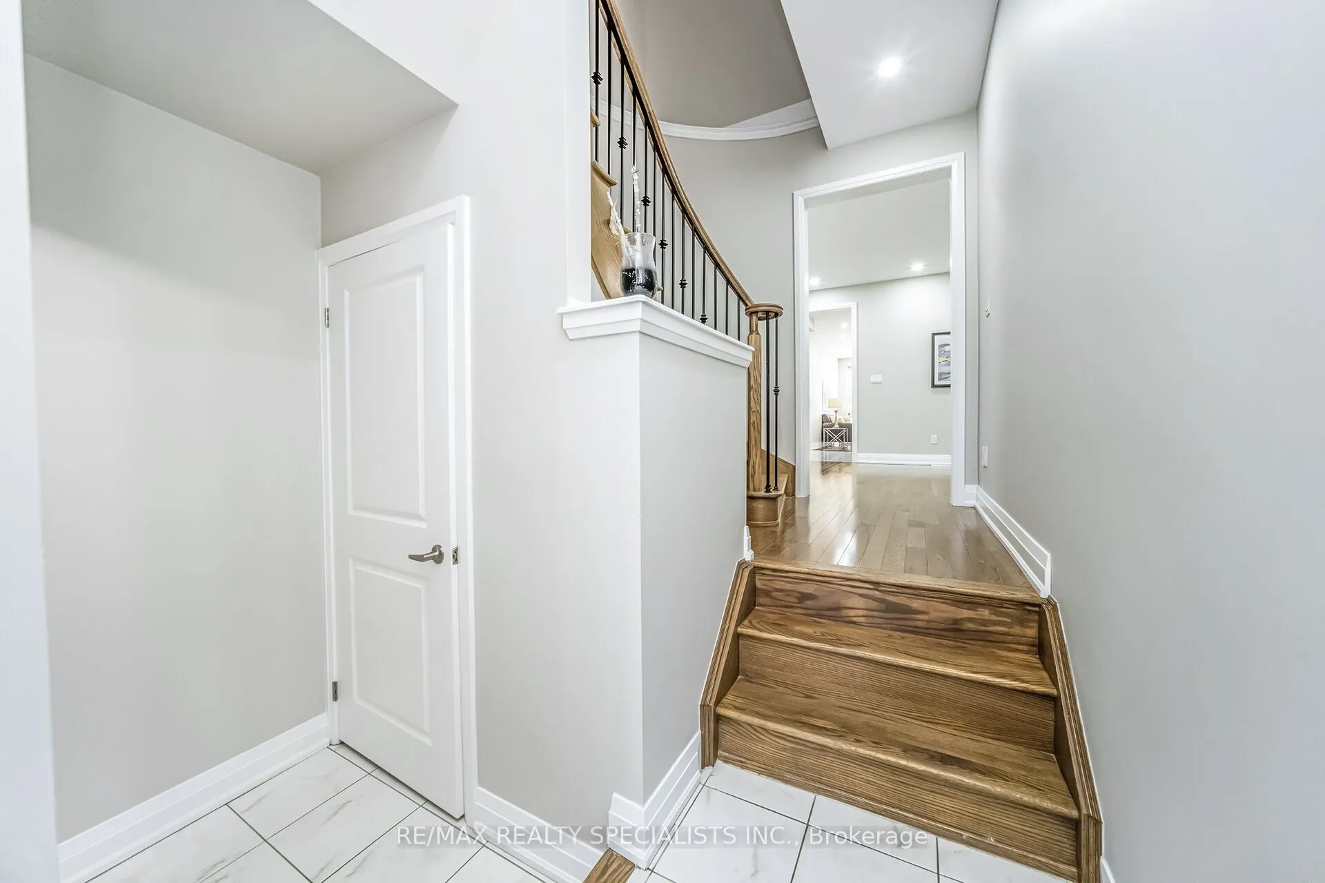 16 Dalbeattie Drive