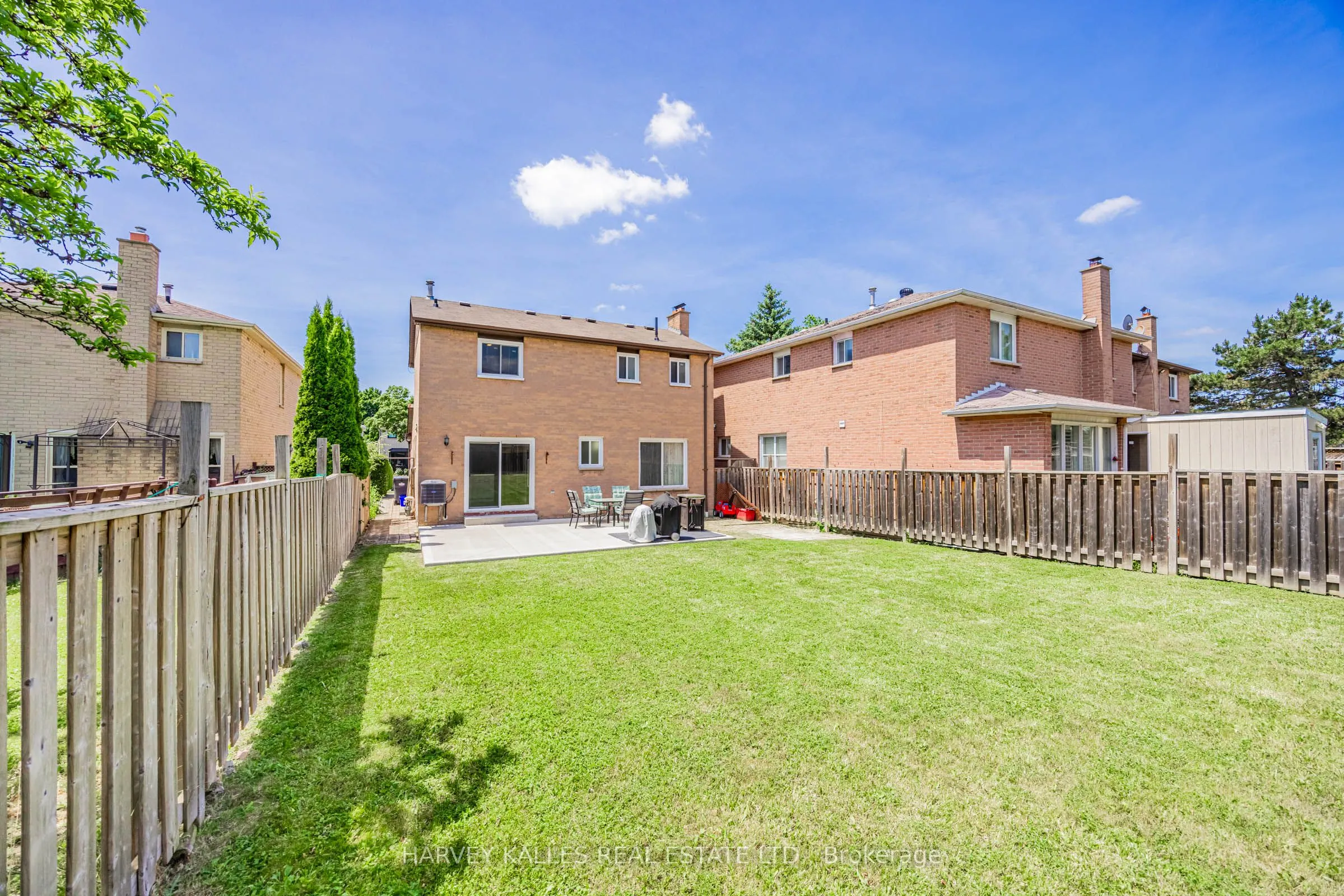34 Greendust Court