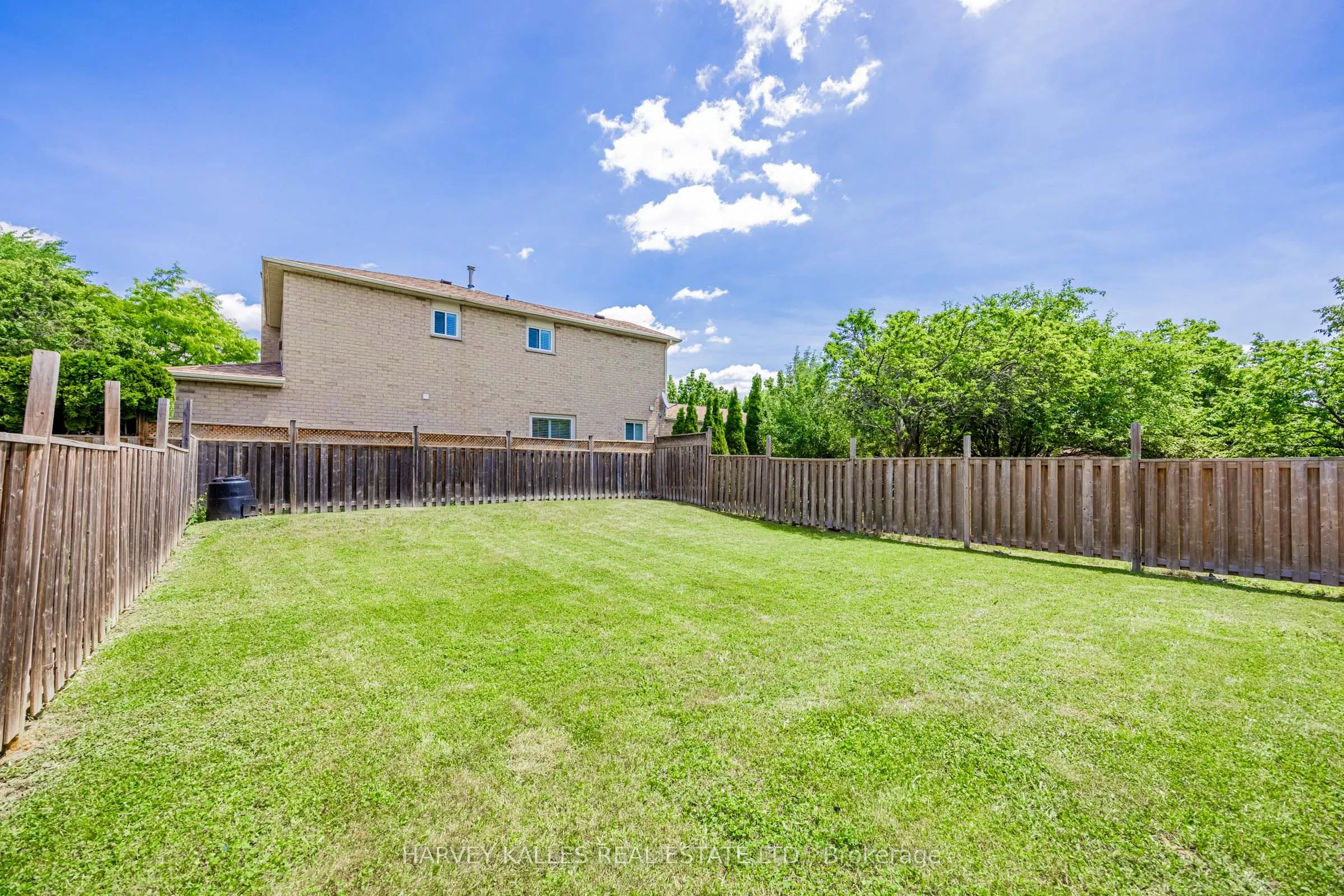 34 Greendust Court