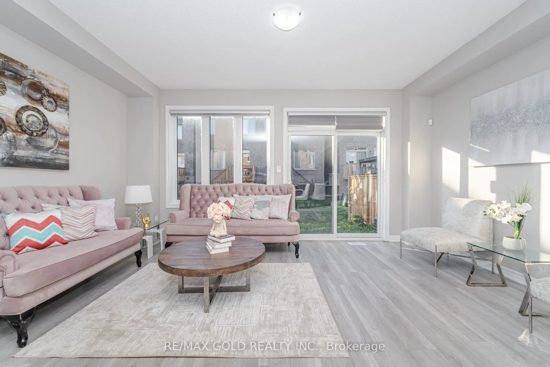 100 Adventura Road