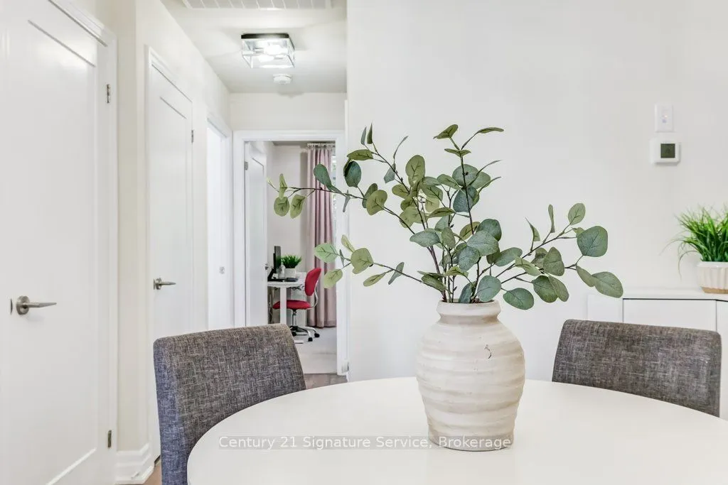 652 Cricklewood Drive, #202