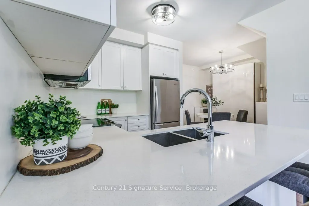652 Cricklewood Drive, #202