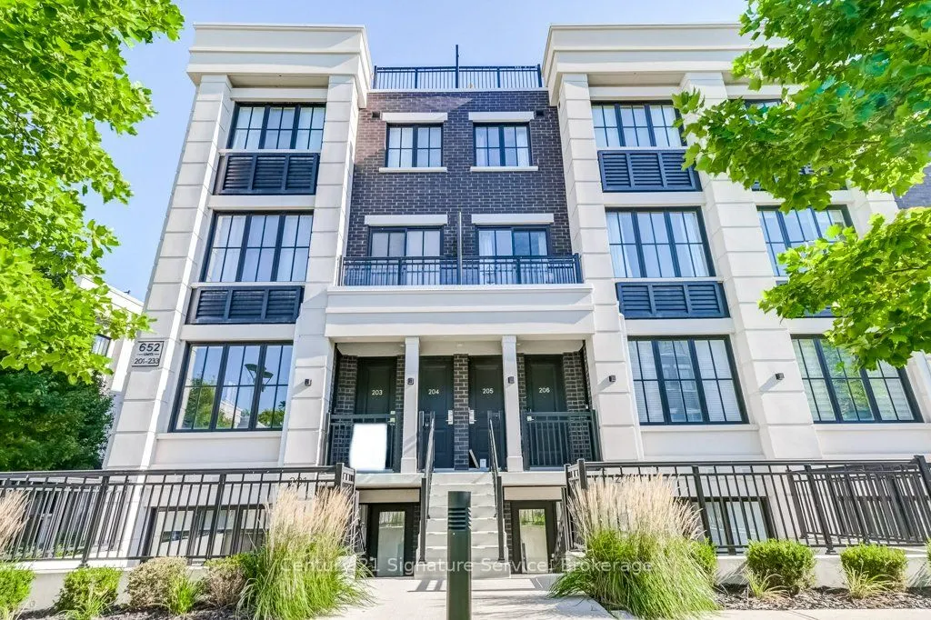 652 Cricklewood Drive, #202