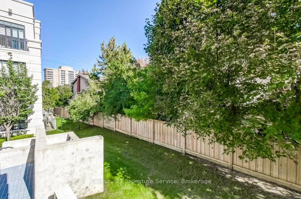 652 Cricklewood Drive, #202