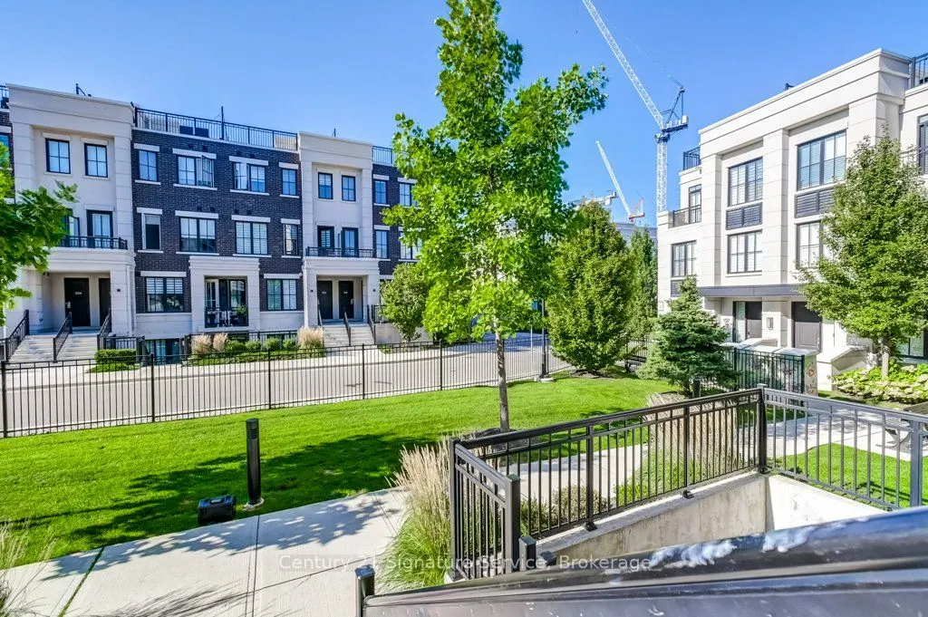 652 Cricklewood Drive, #202