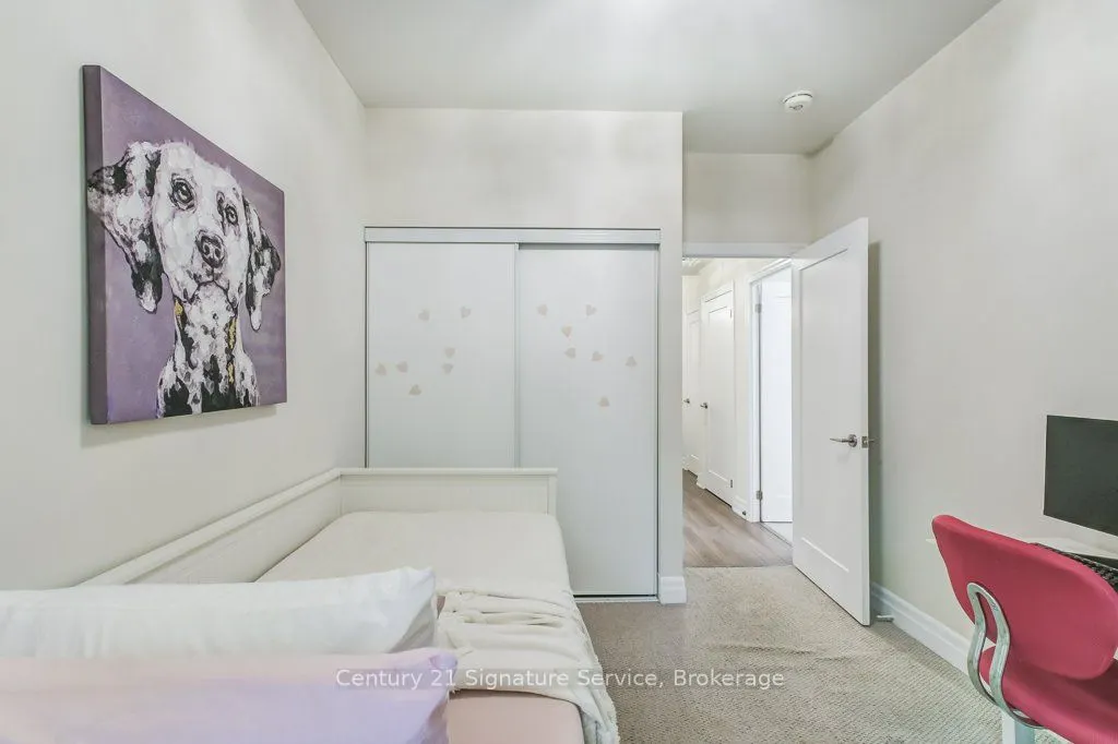 652 Cricklewood Drive, #202
