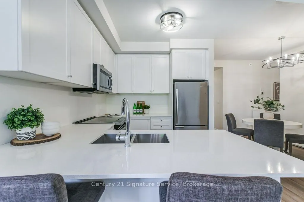 652 Cricklewood Drive, #202