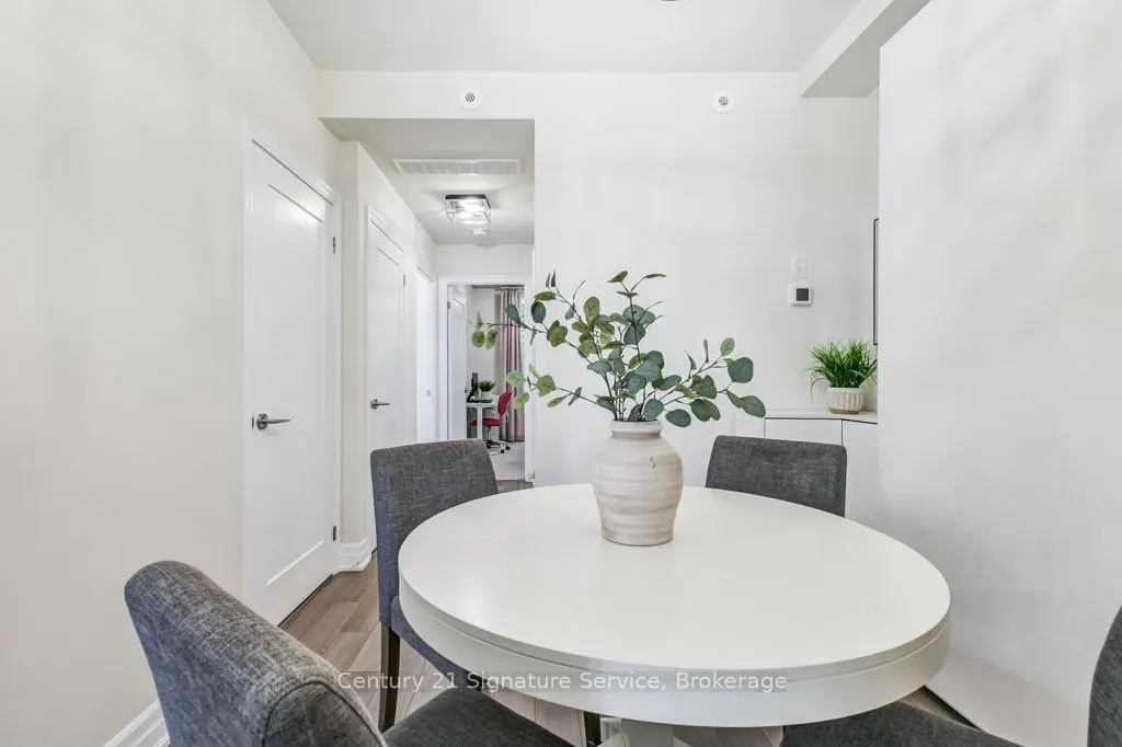 652 Cricklewood Drive, #202