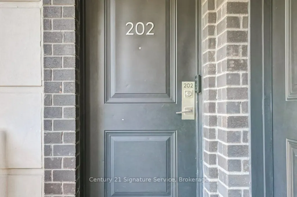 652 Cricklewood Drive, #202