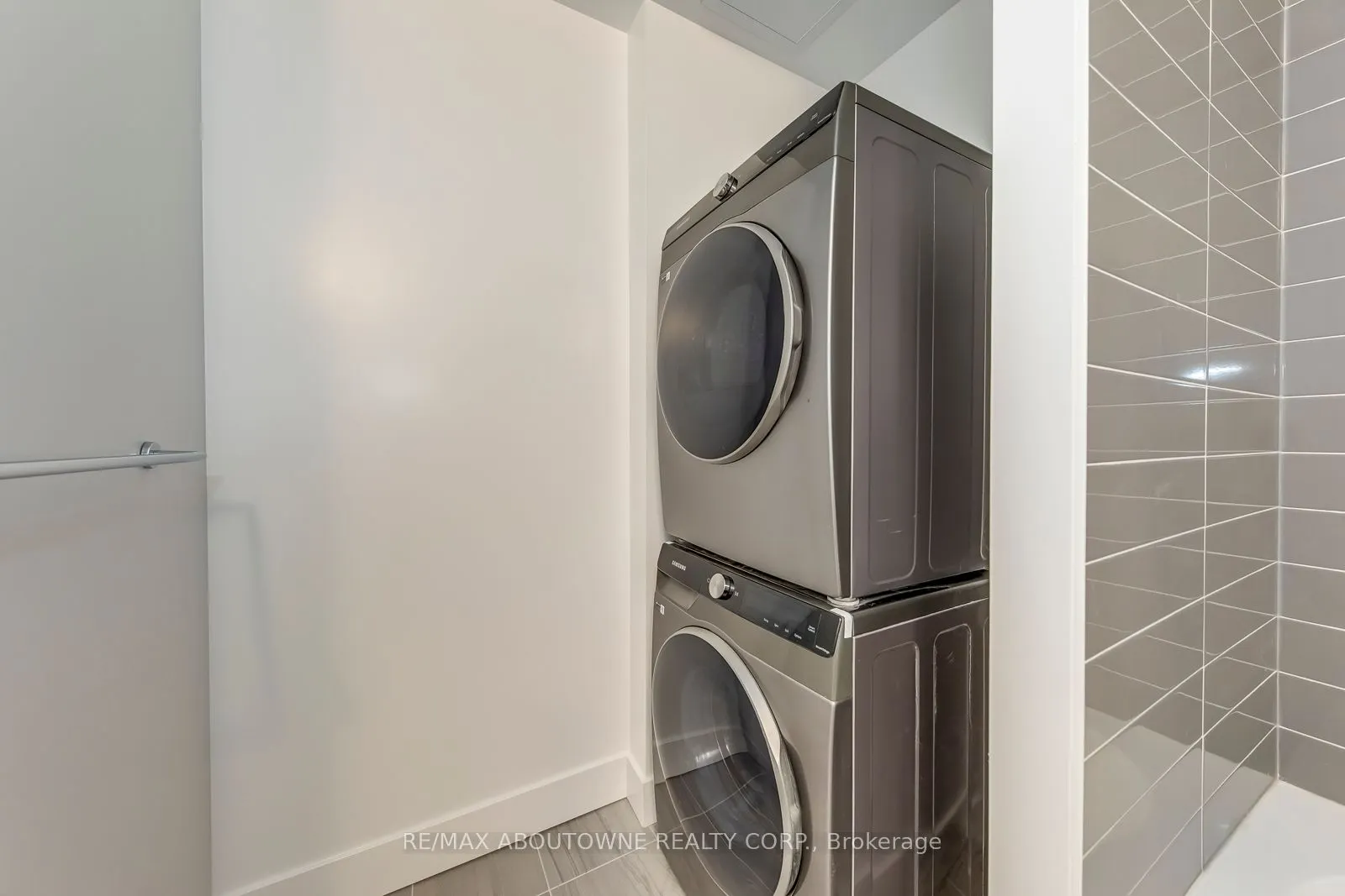 2343 Khalsa Gate, #307