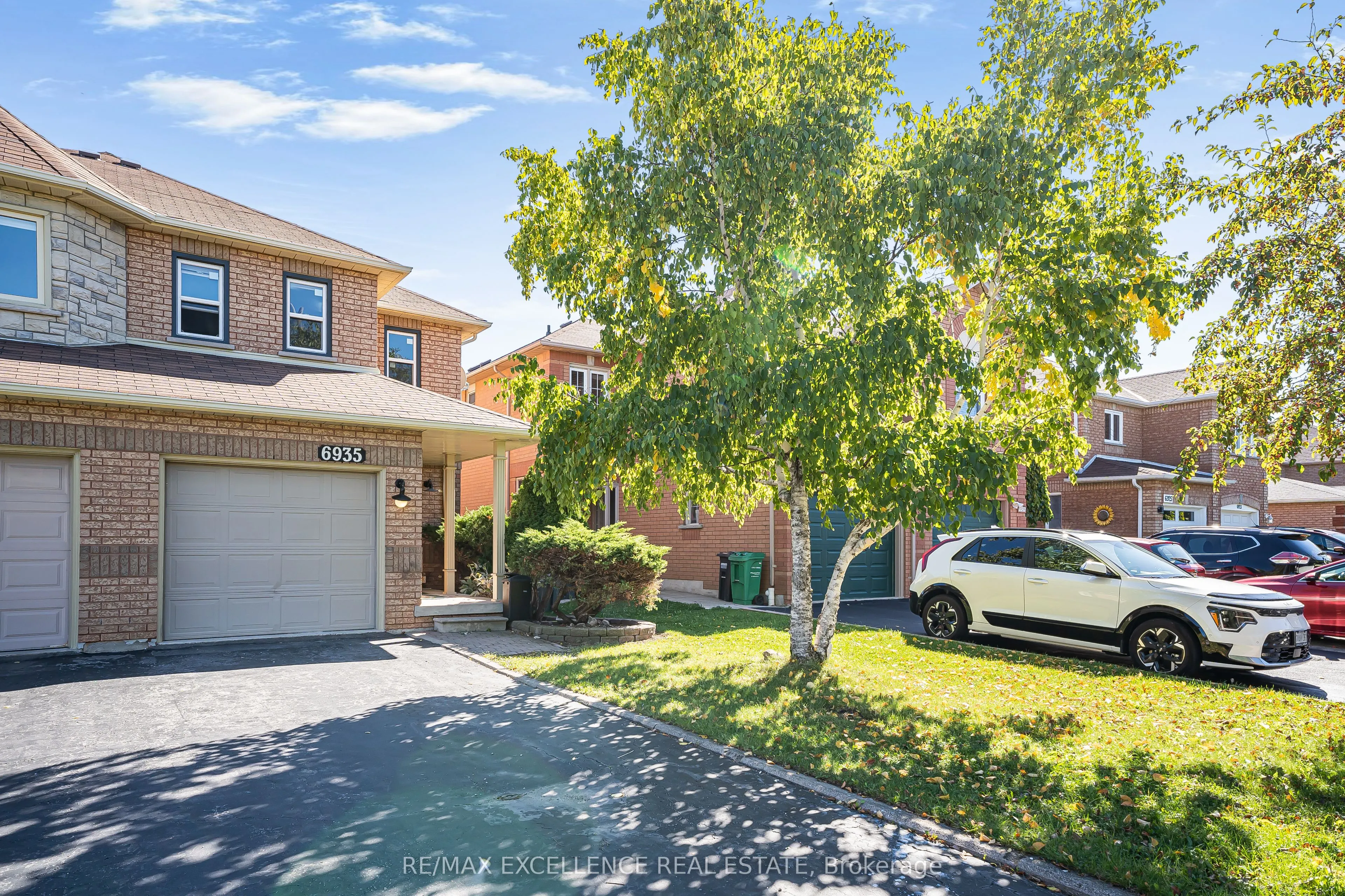 6935 Dillingwood Drive