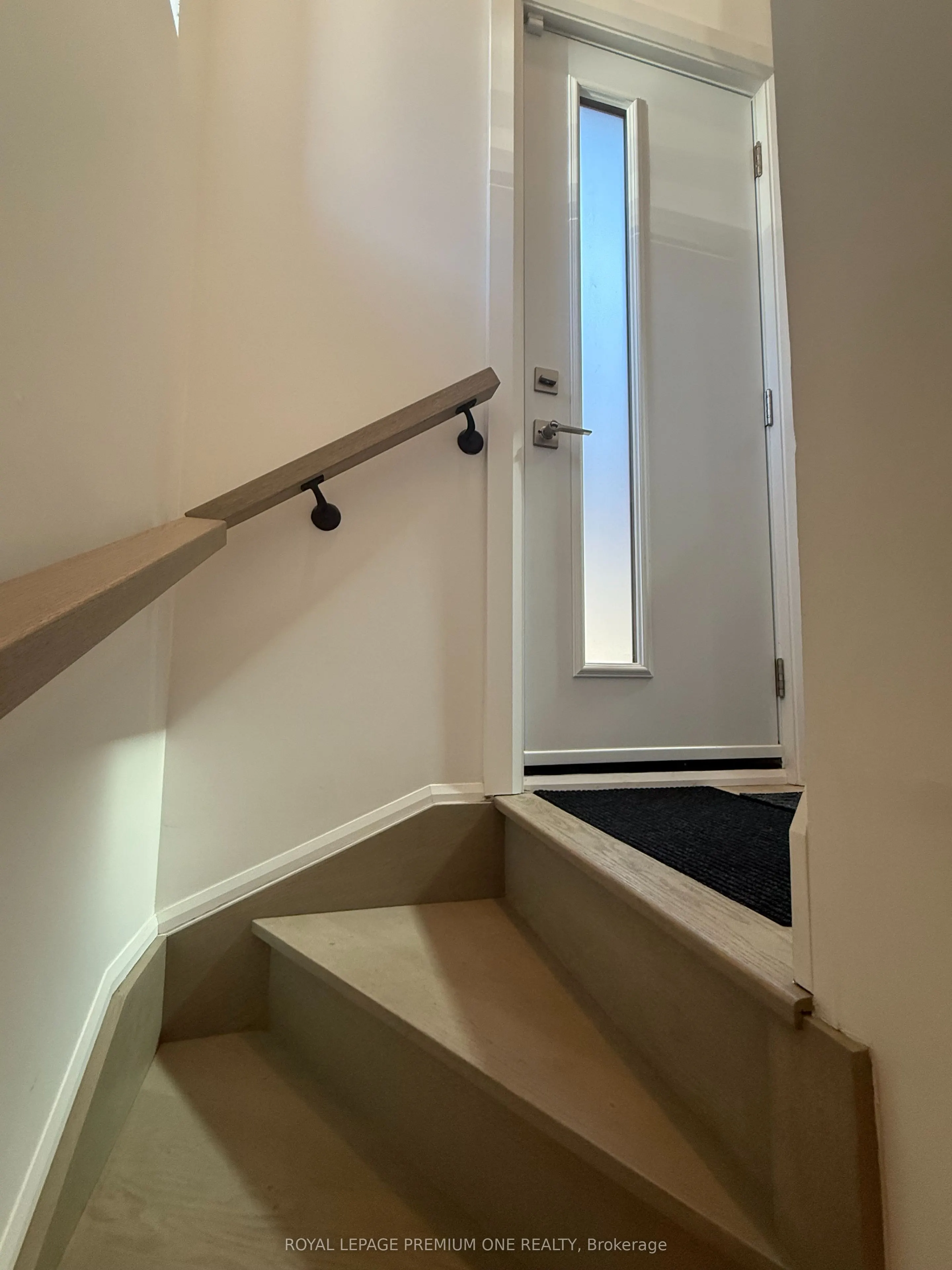 39 Lonborough Avenue, #Basement