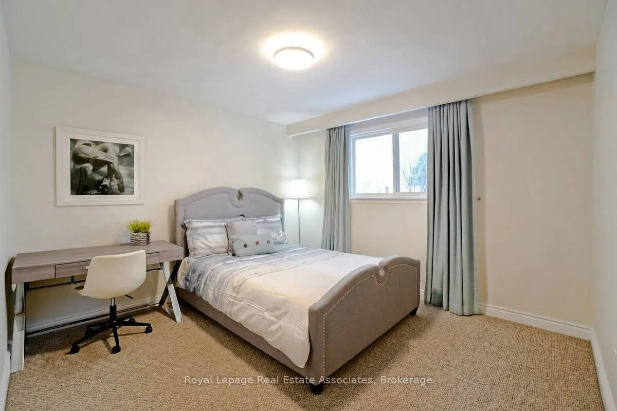 23 Rosemeade Avenue