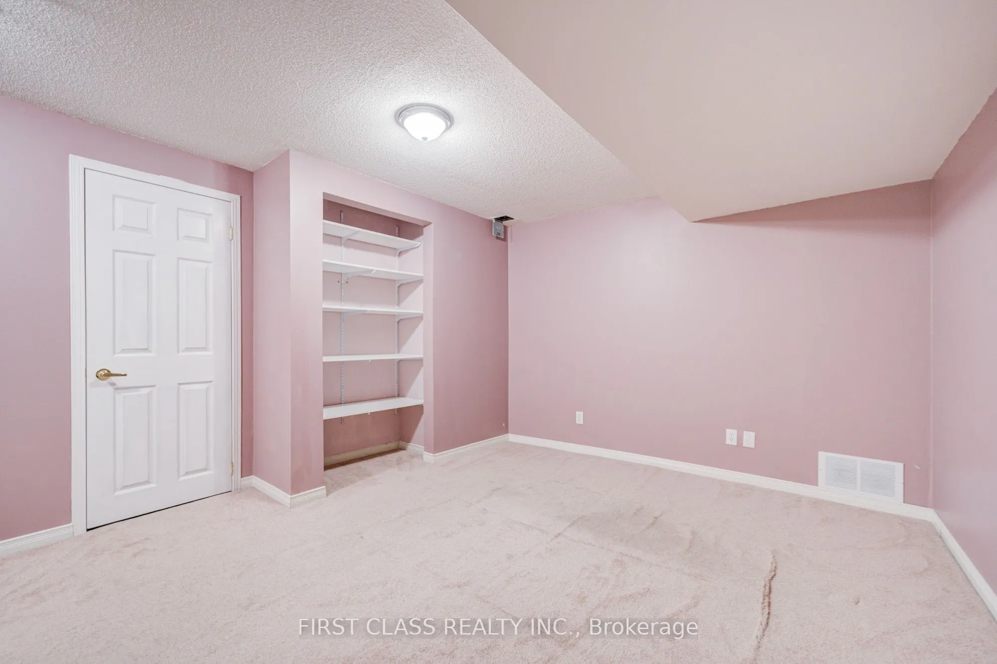 2665 Thomas Street, #59