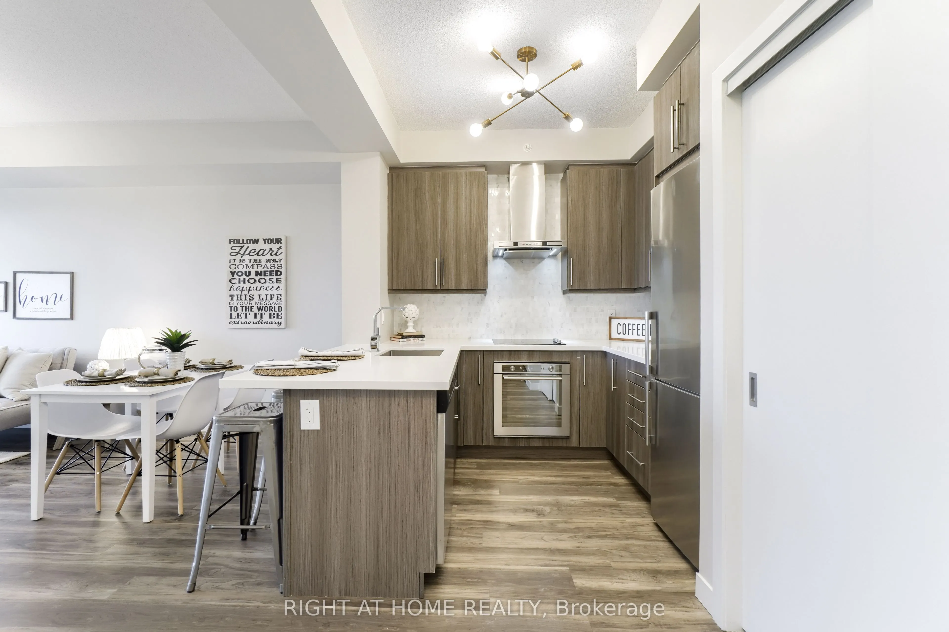 2081 Fairview Street, #713