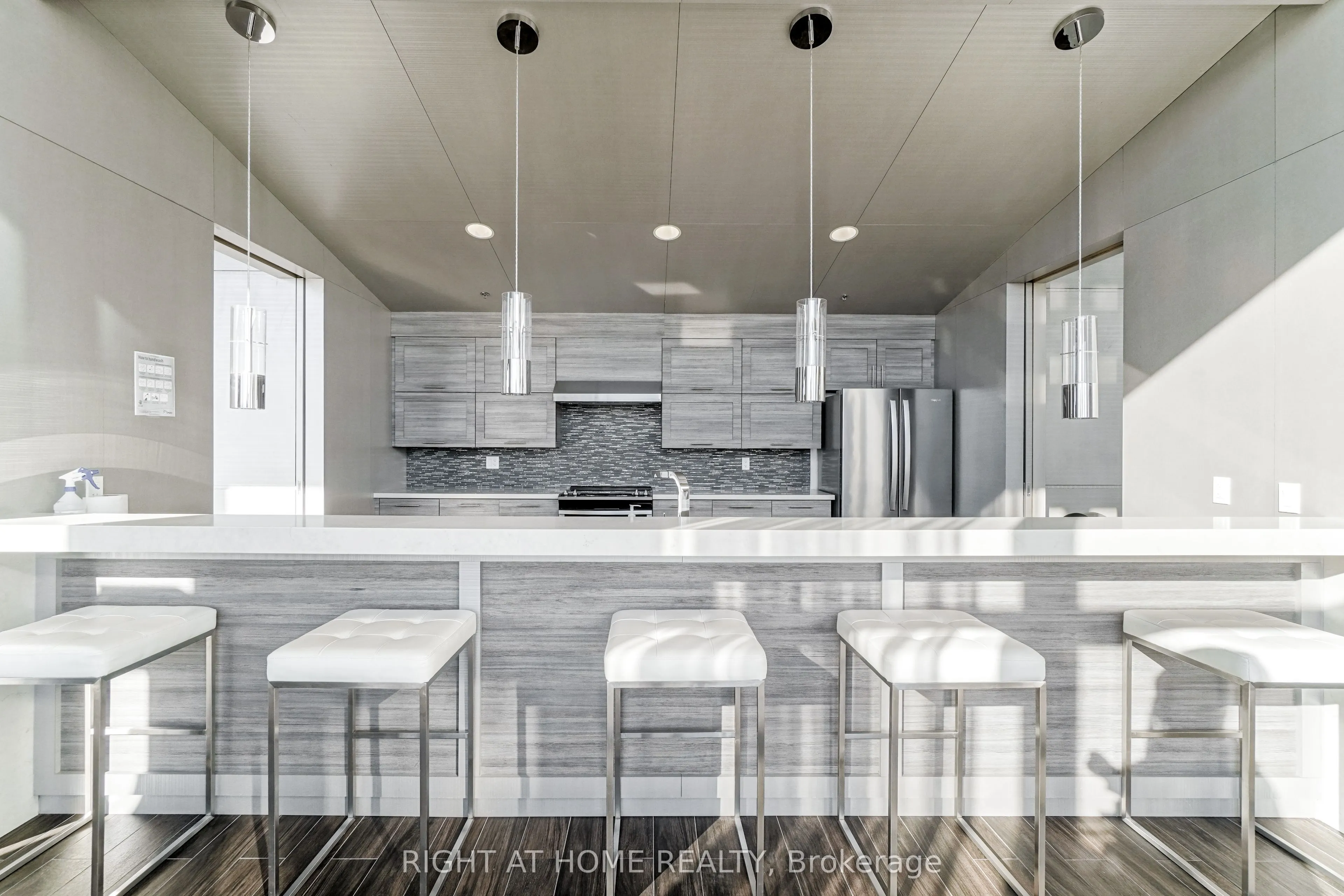 2081 Fairview Street, #713