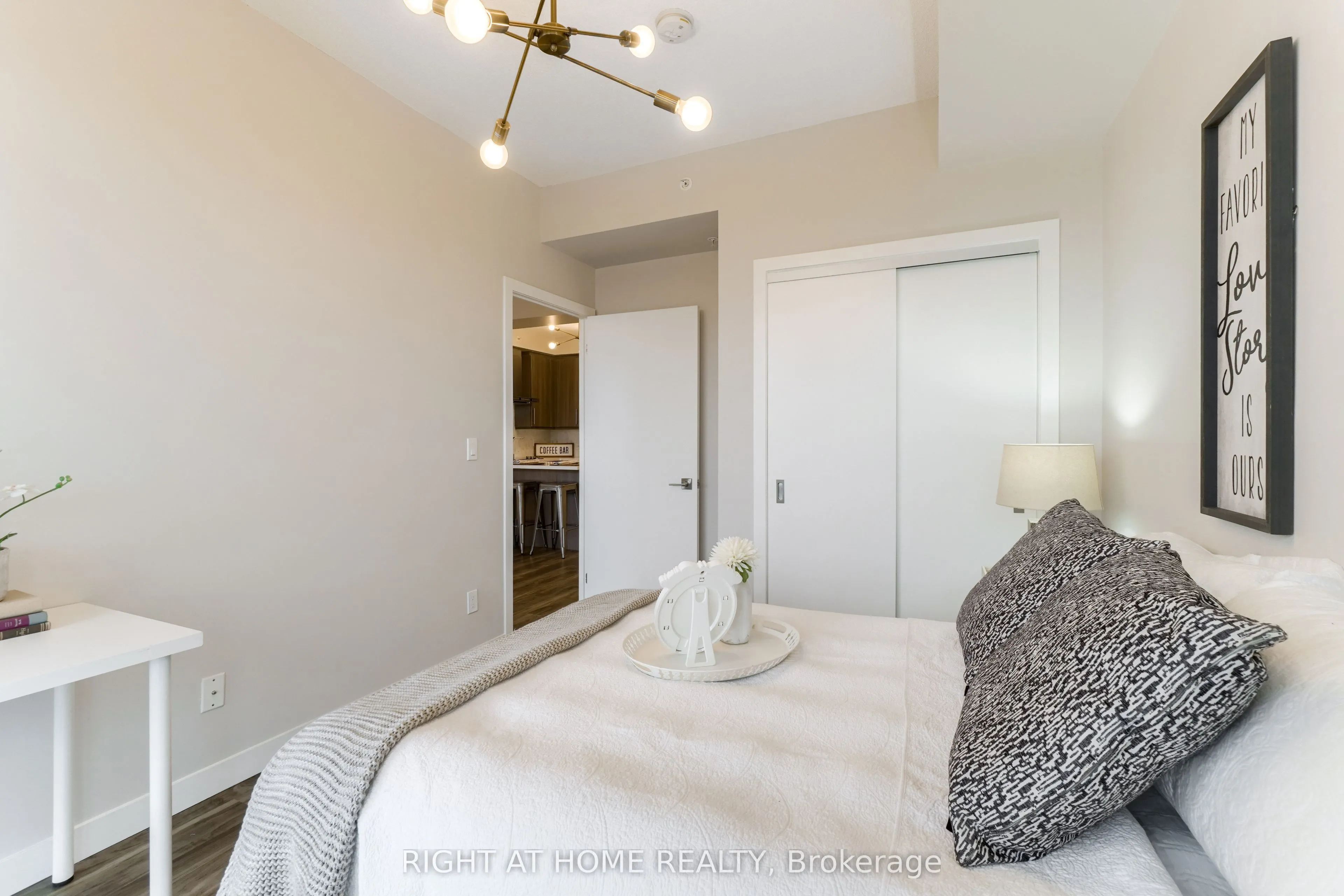 2081 Fairview Street, #713