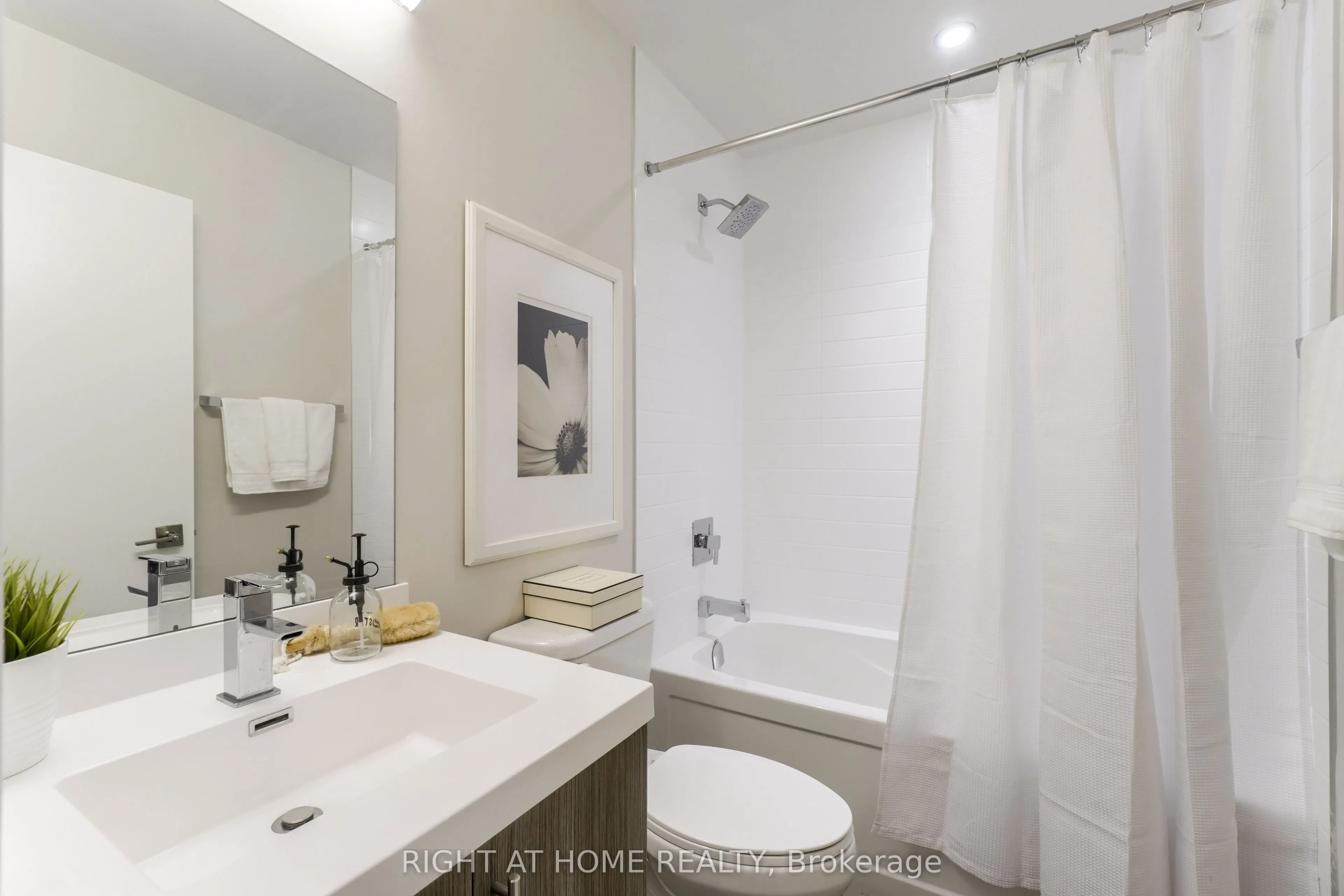 2081 Fairview Street, #713