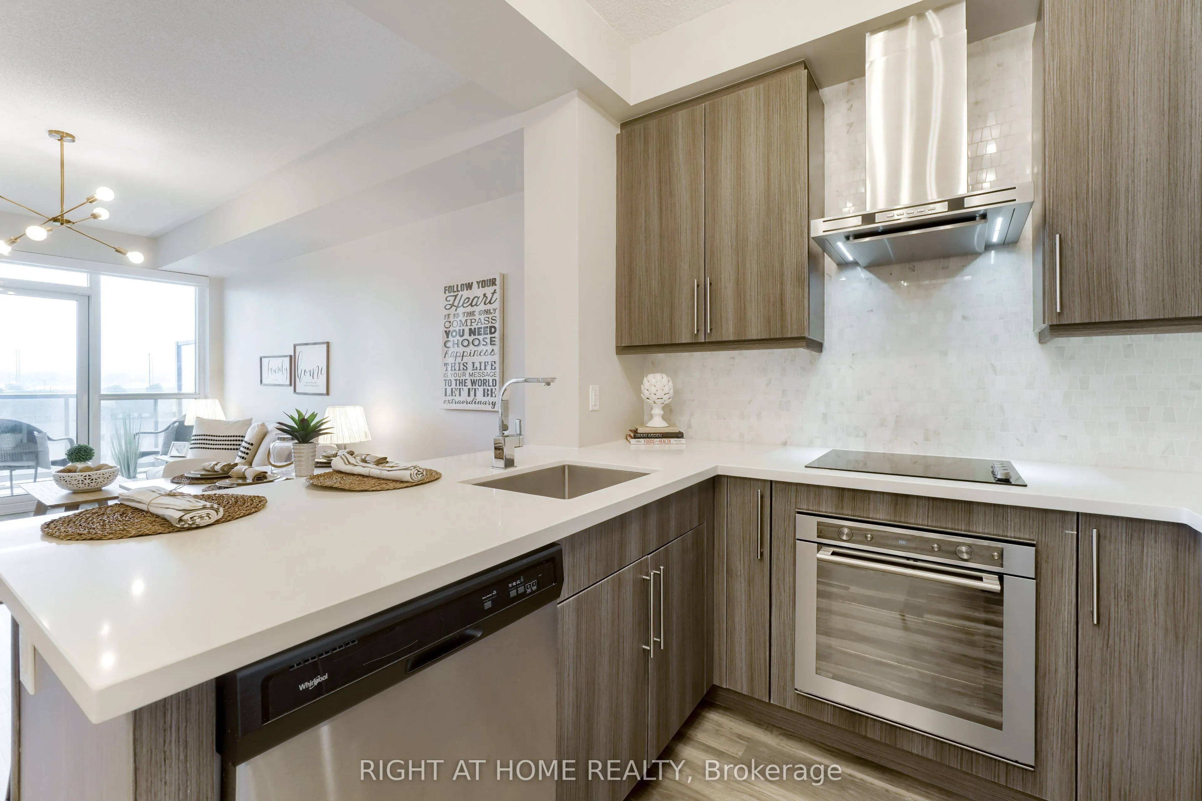 2081 Fairview Street, #713