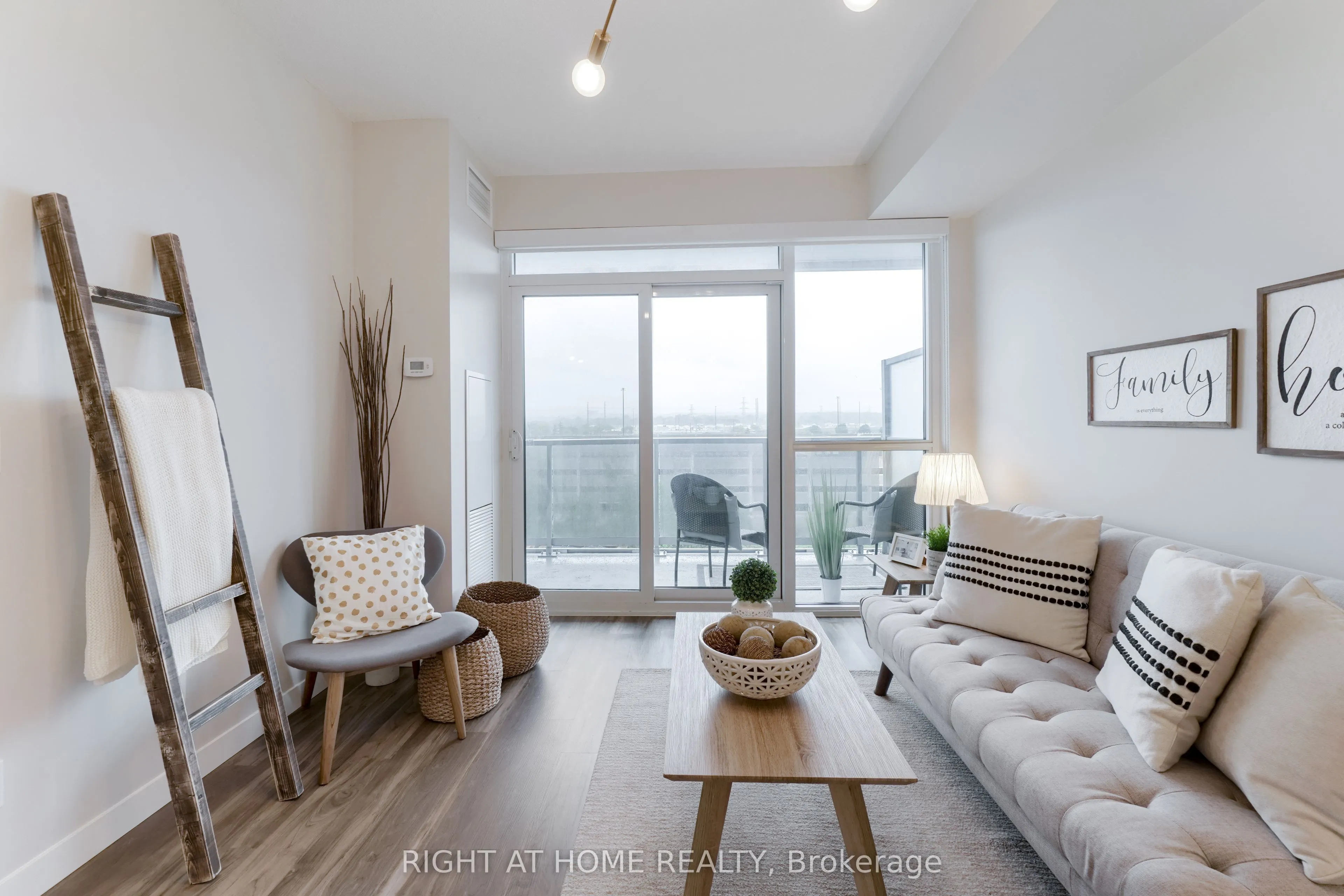 2081 Fairview Street, #713