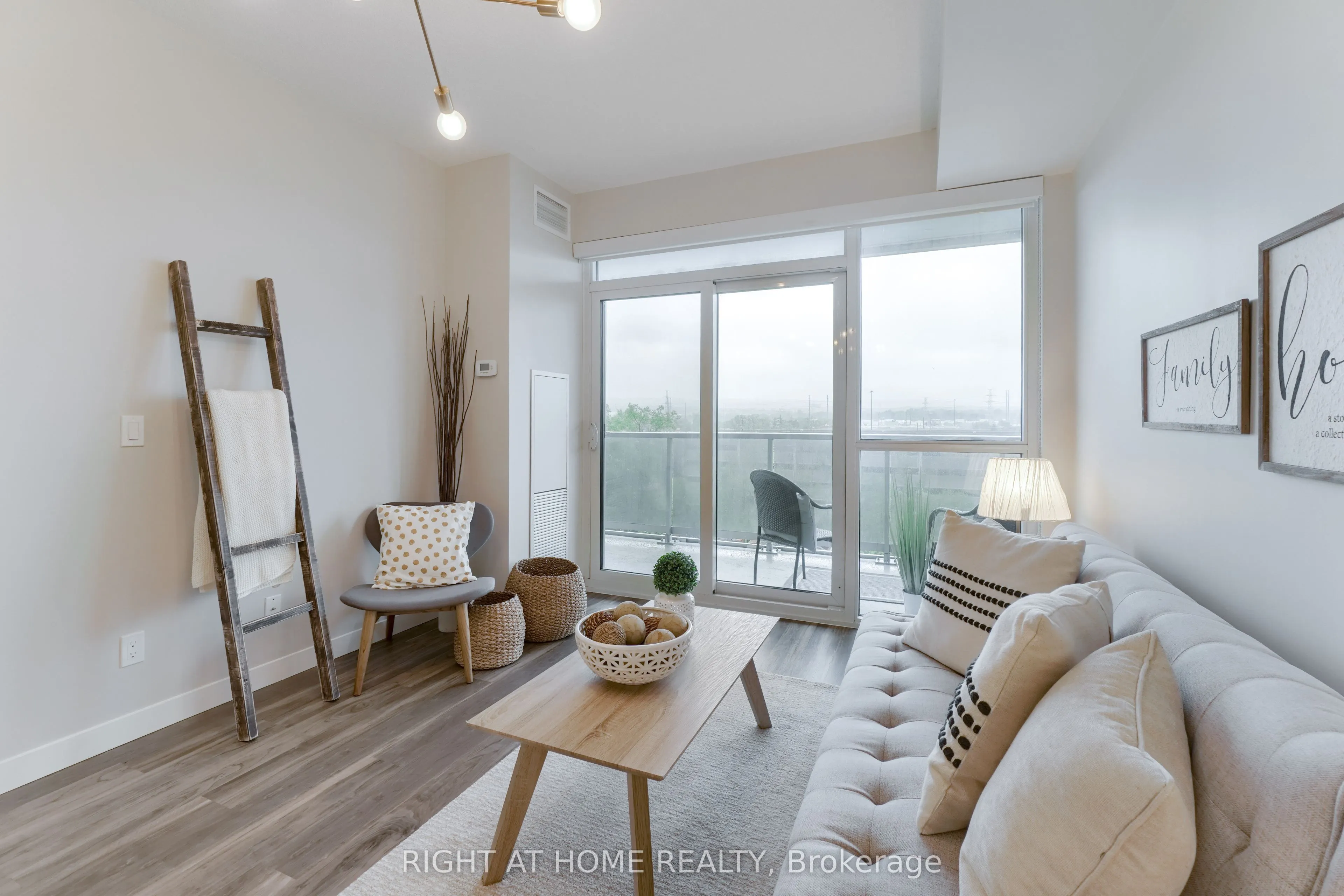 2081 Fairview Street, #713