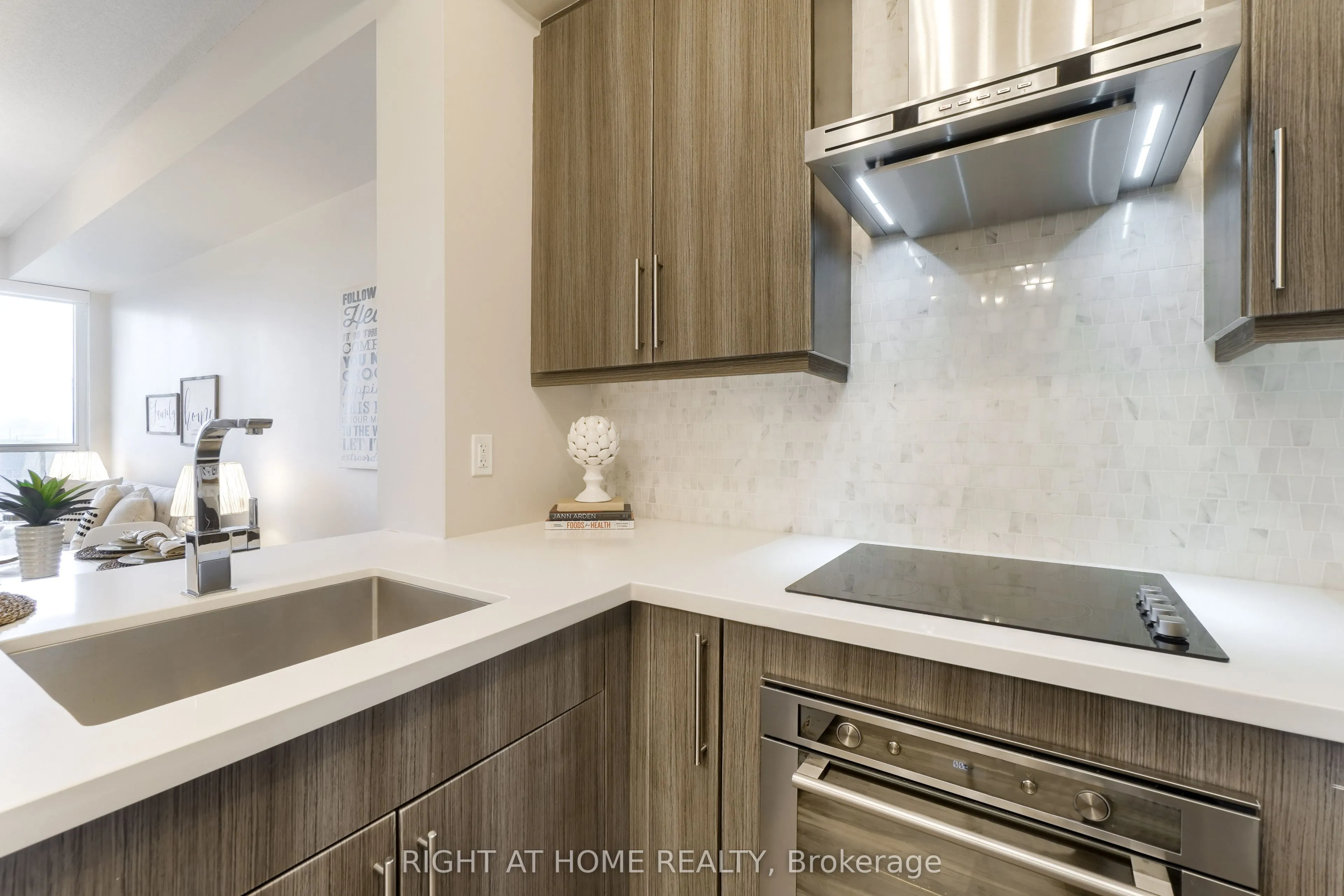 2081 Fairview Street, #713