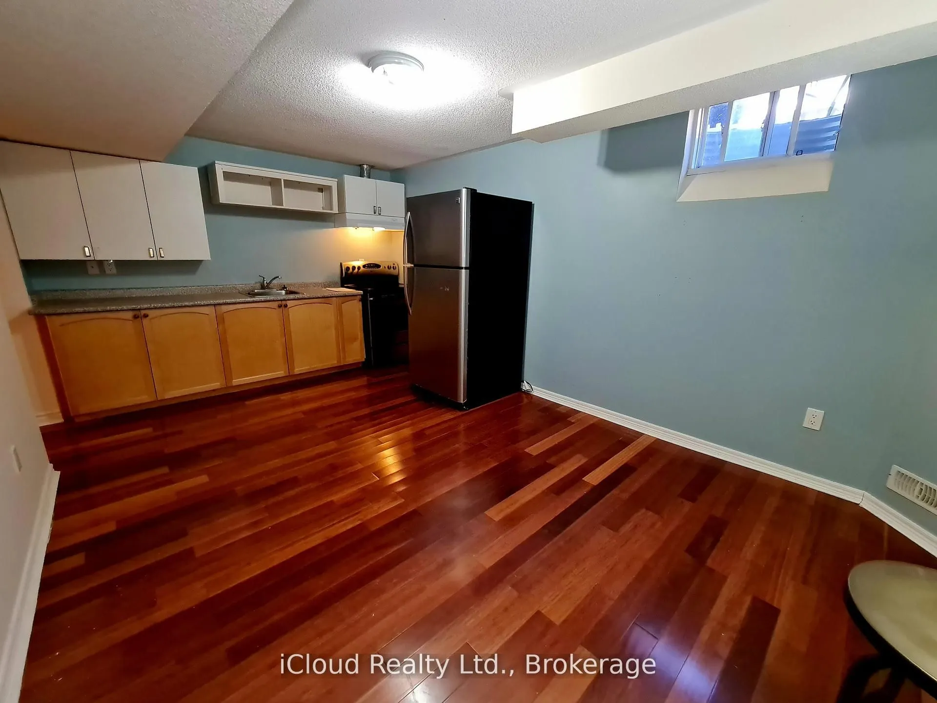 22 Fallgate Drive