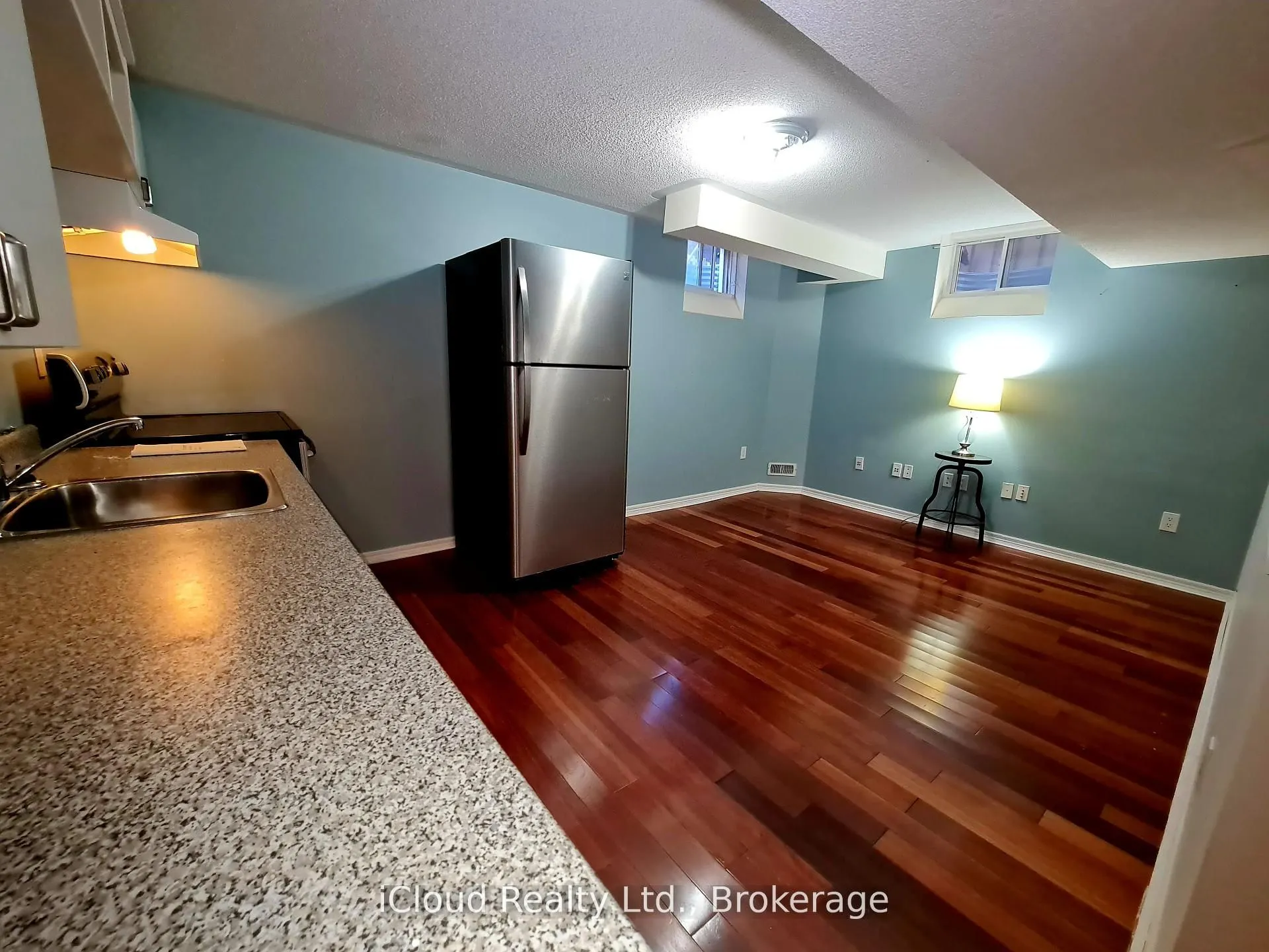22 Fallgate Drive