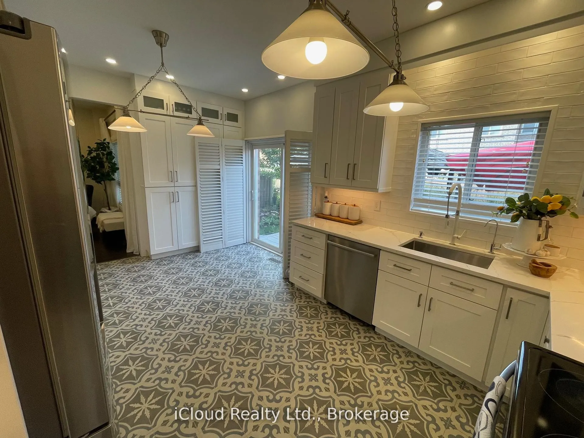 22 Fallgate Drive