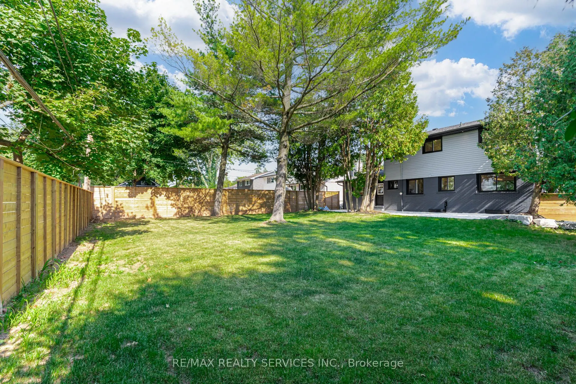 5133 Cherryhill Crescent