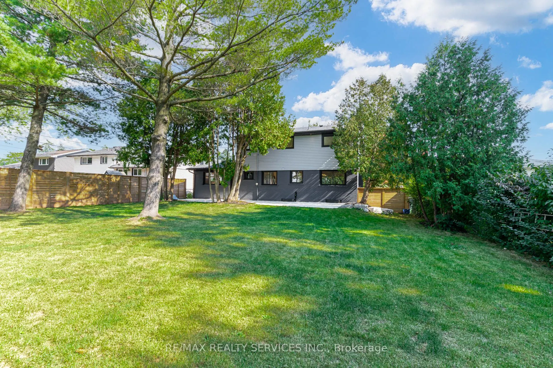 5133 Cherryhill Crescent