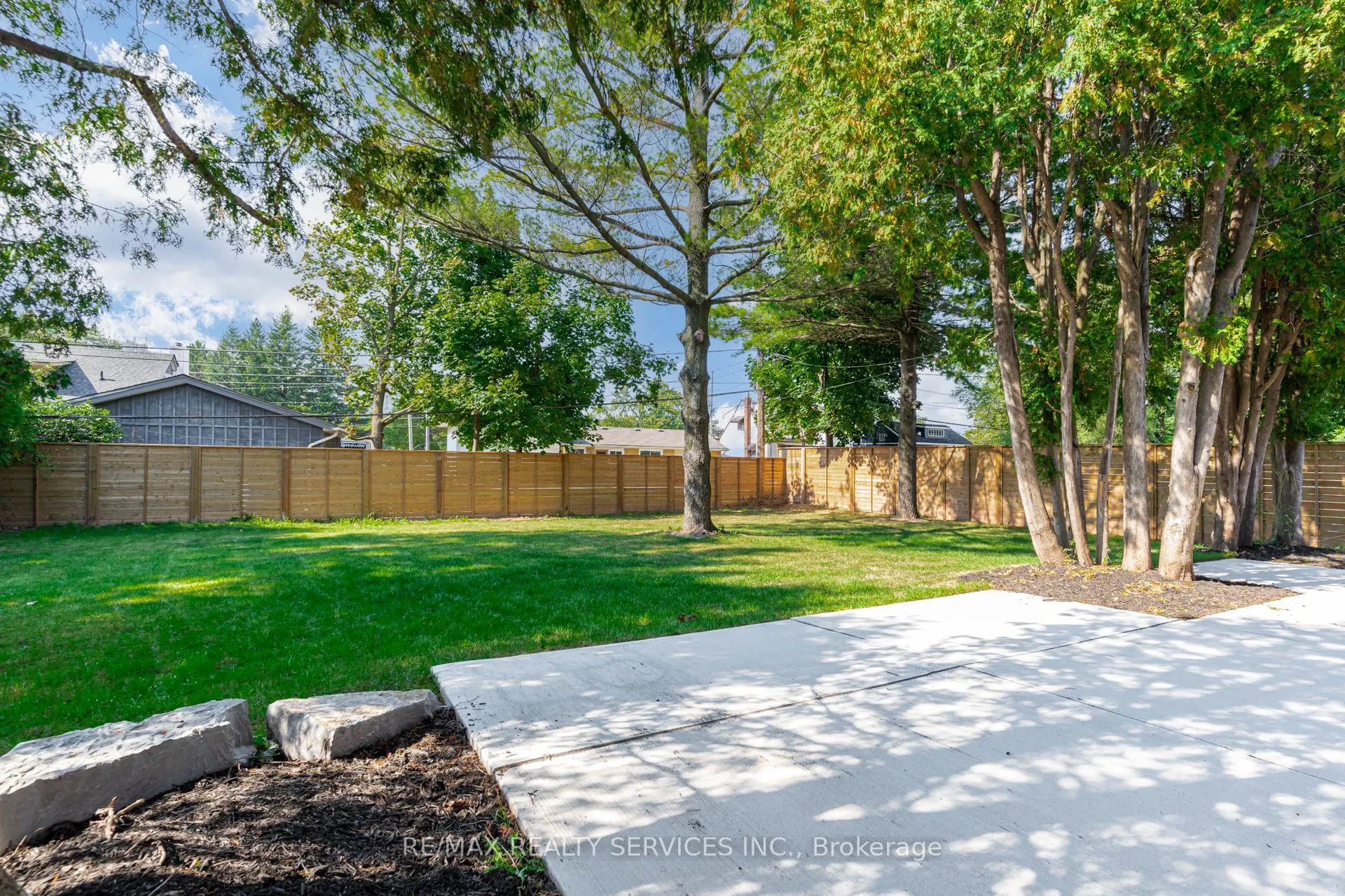 5133 Cherryhill Crescent