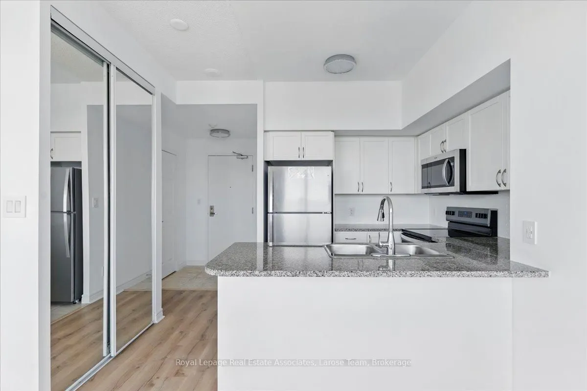 208 Enfield Place, #3701