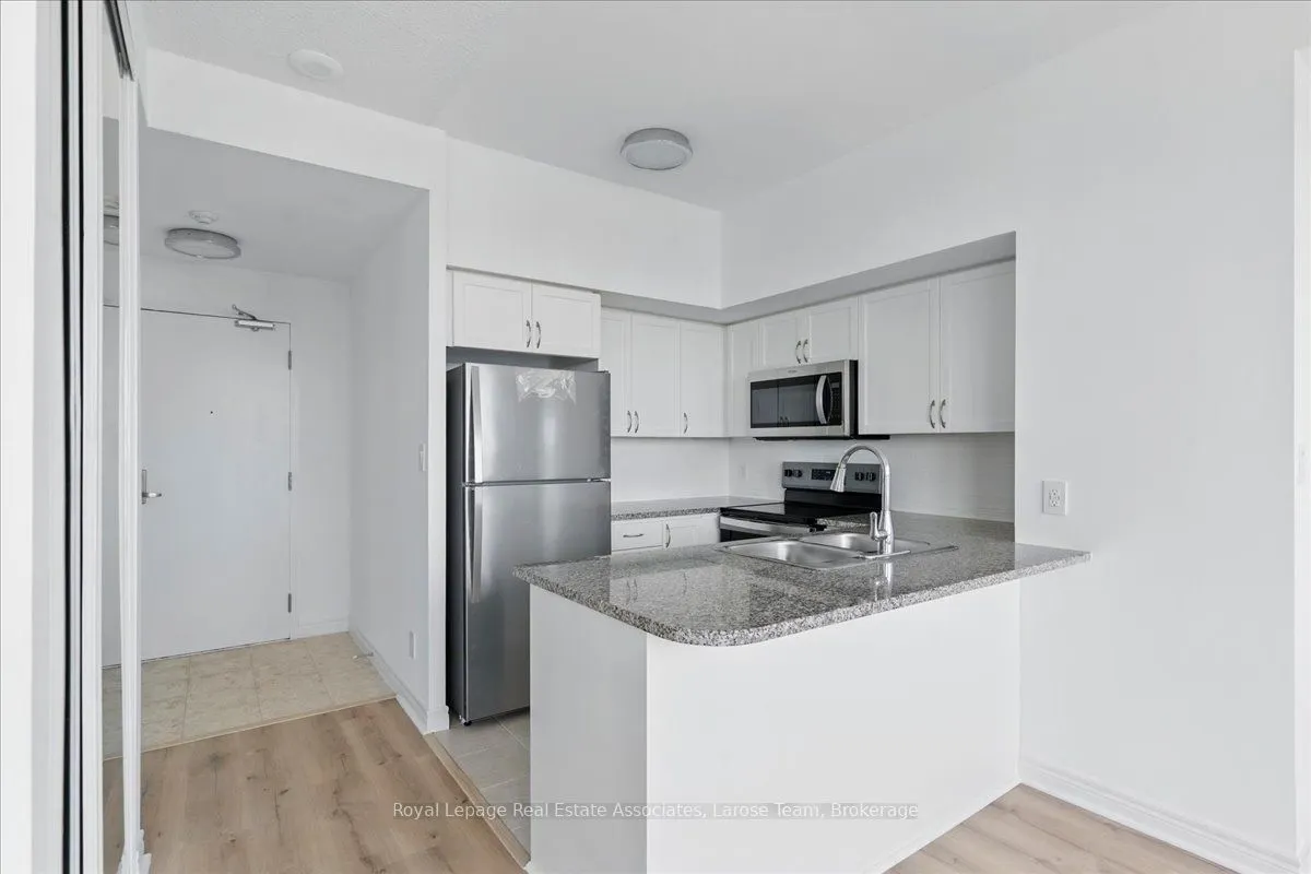 208 Enfield Place, #3701