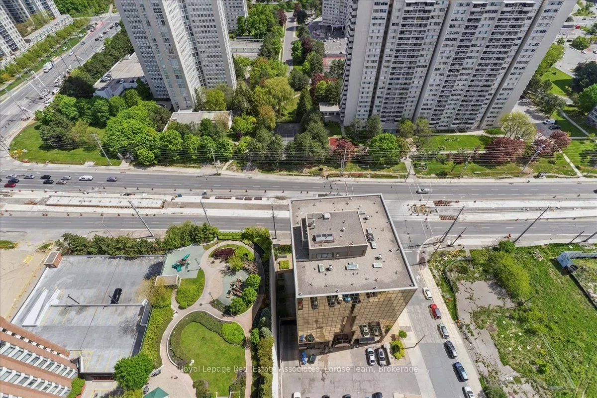 208 Enfield Place, #3701