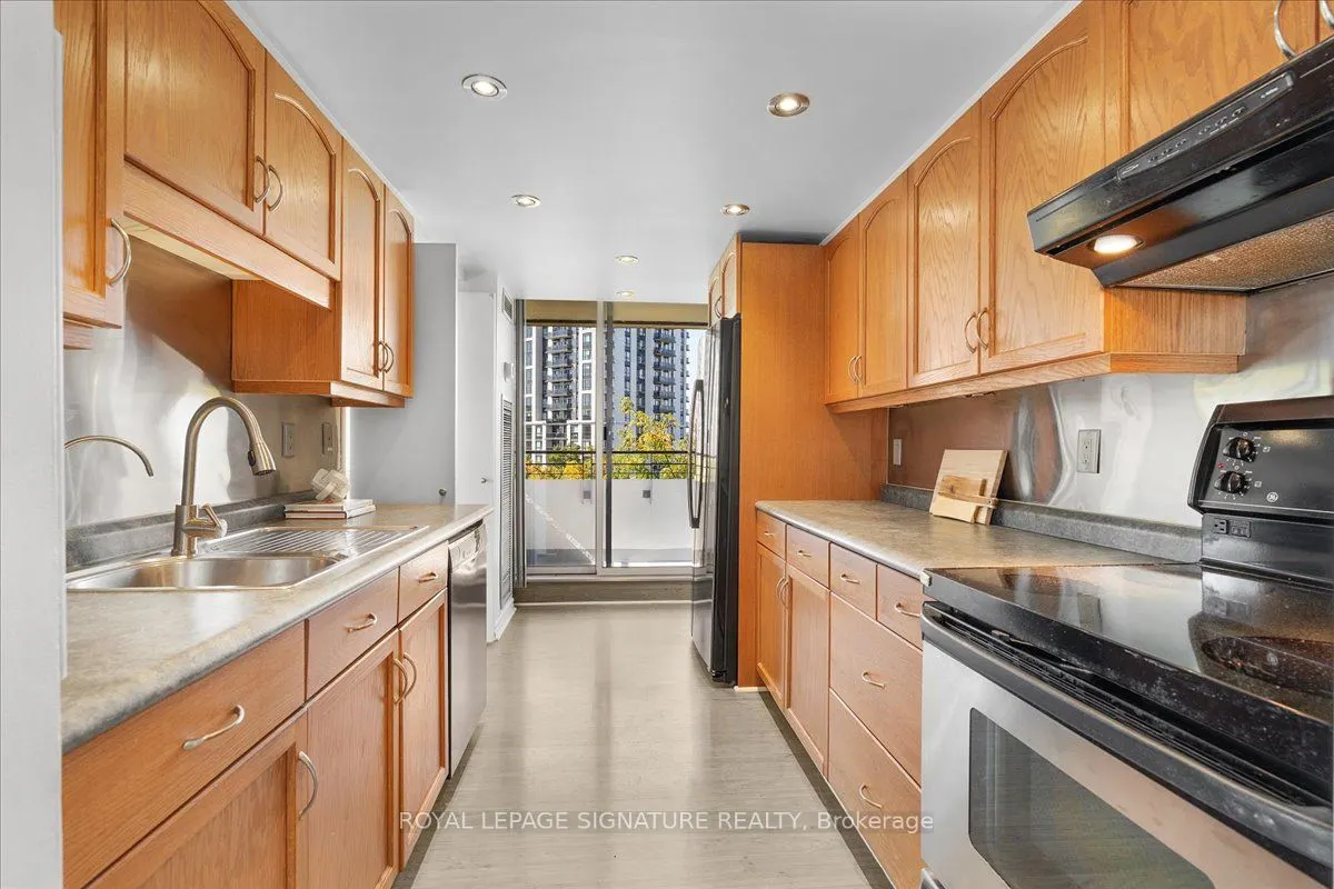 1320 Mississauga Valley Boulevard, #601