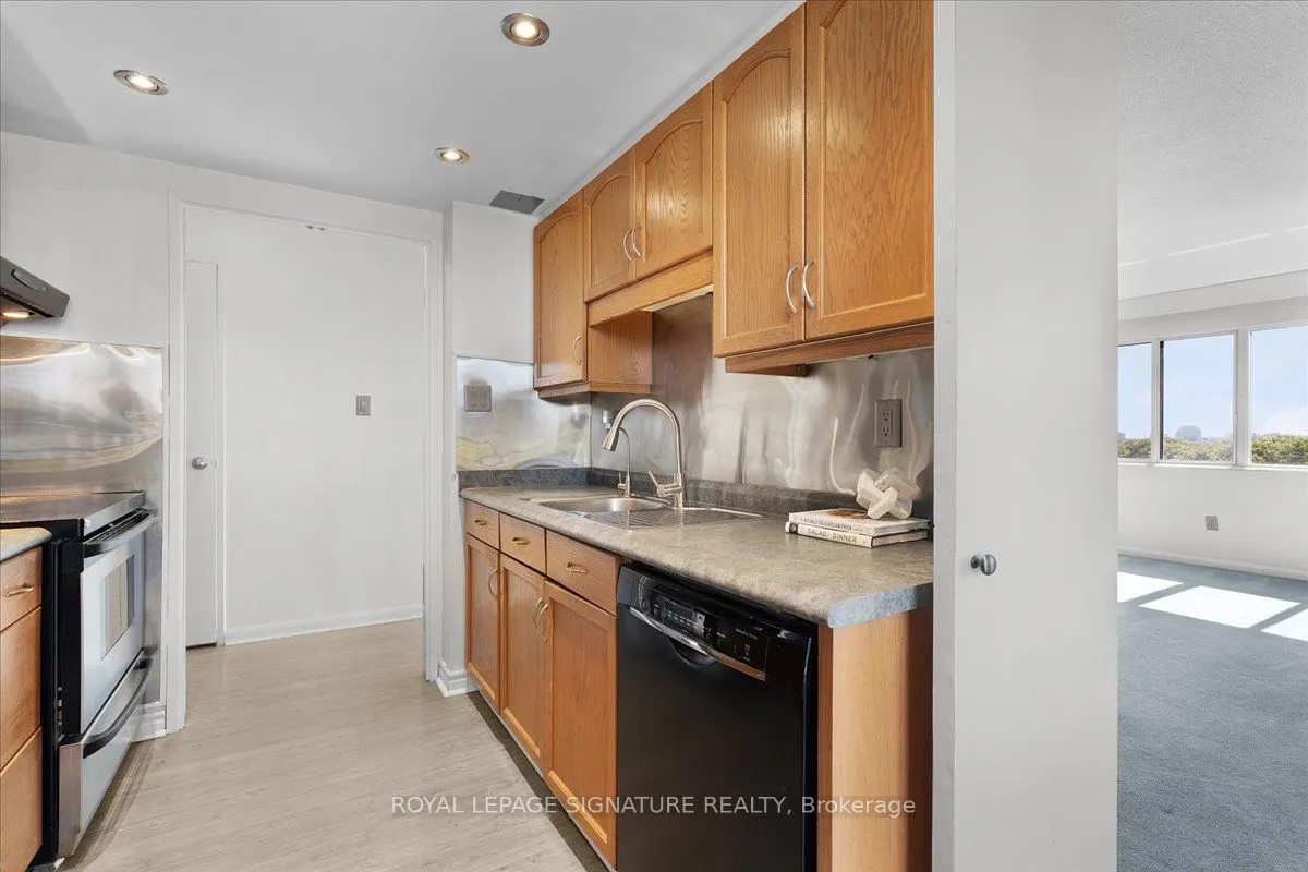 1320 Mississauga Valley Boulevard, #601
