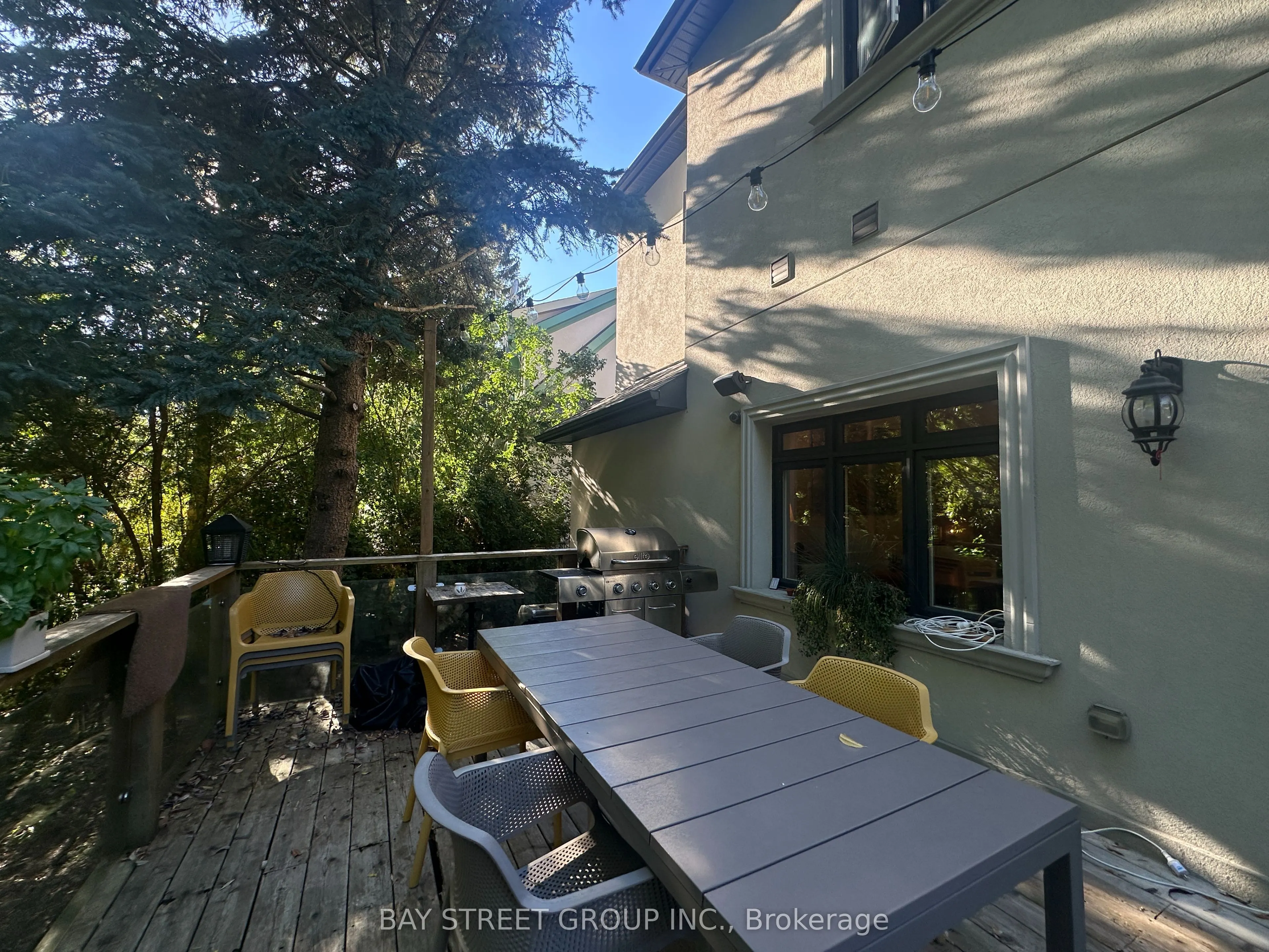 128 Thompson Avenue