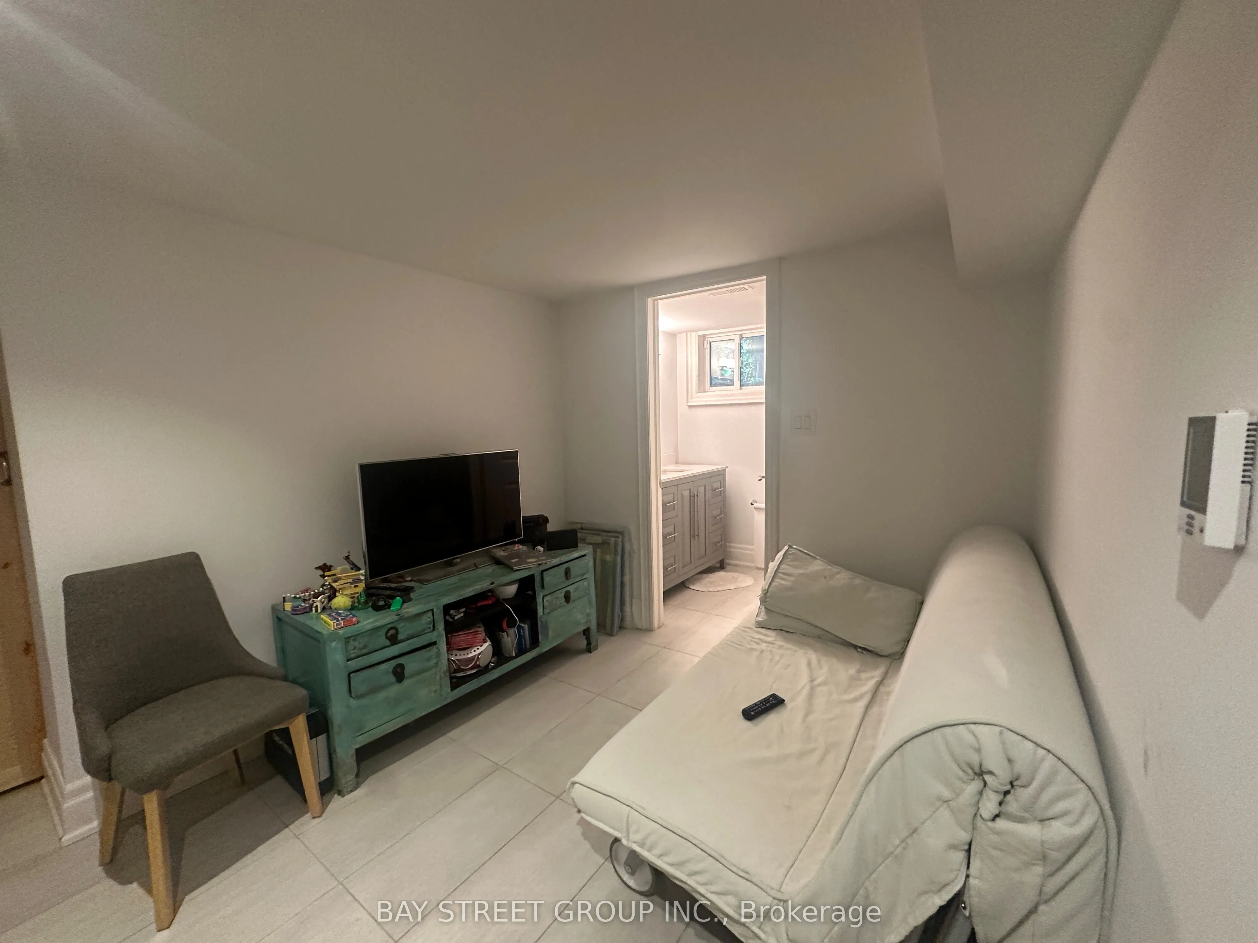 128 Thompson Avenue