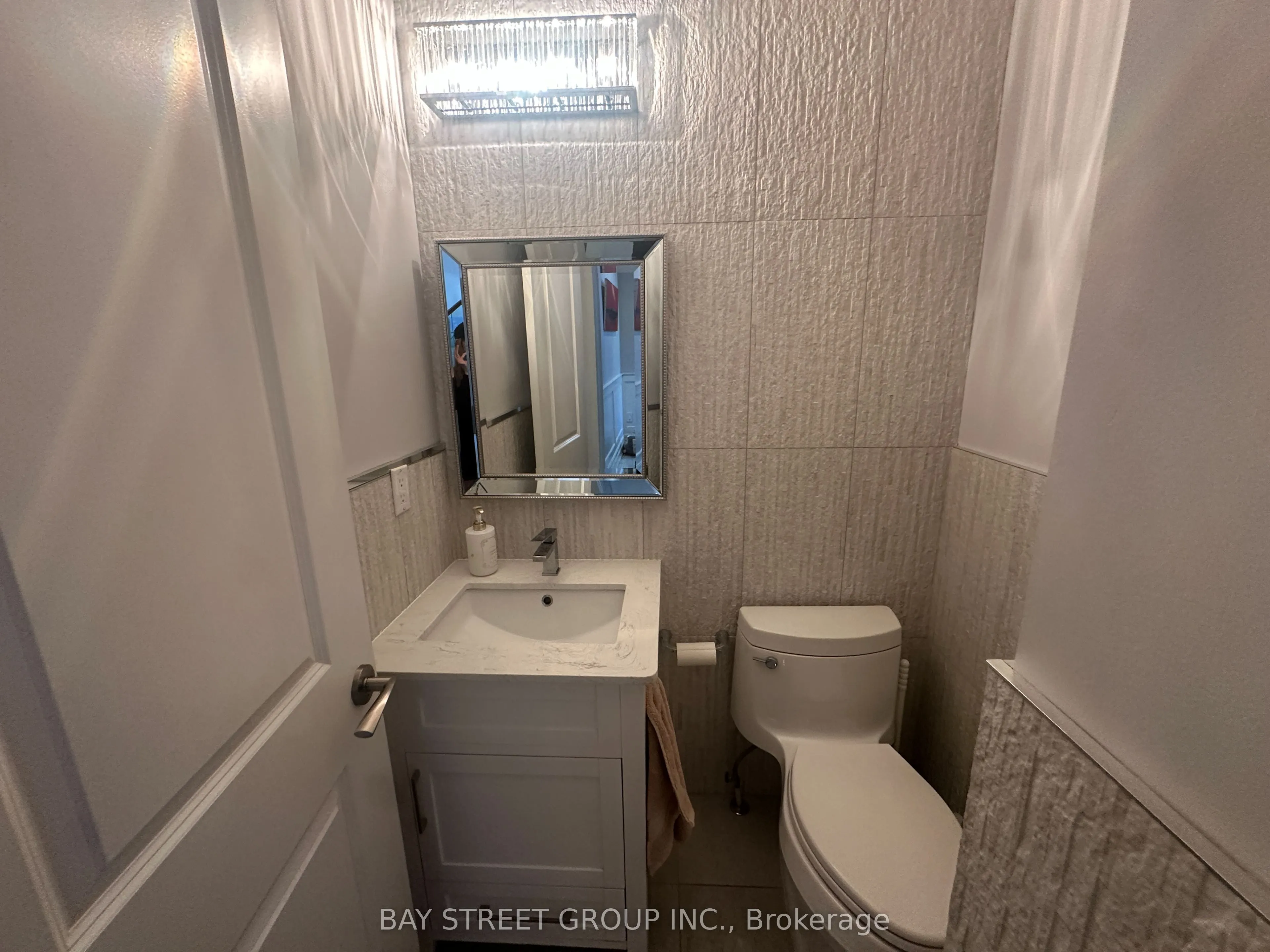 128 Thompson Avenue