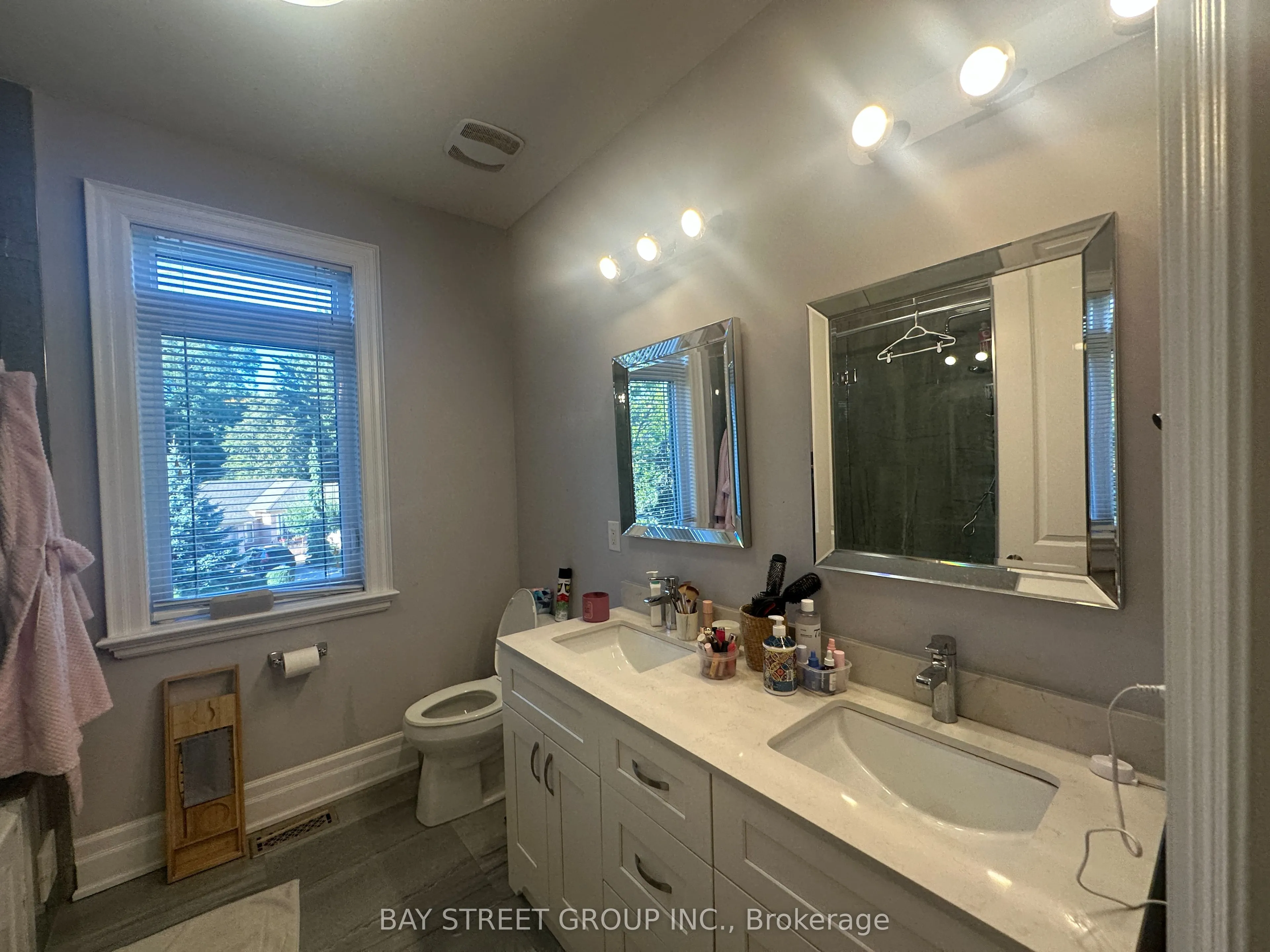 128 Thompson Avenue