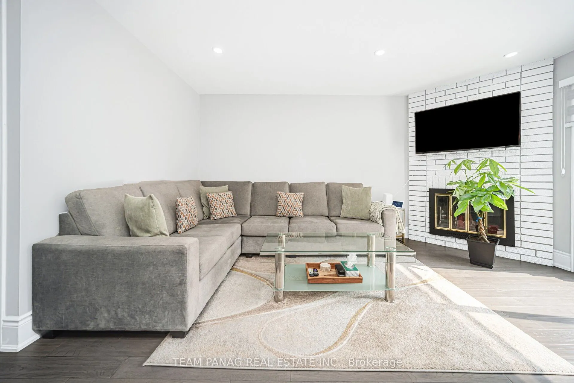 2 Trewartha Crescent