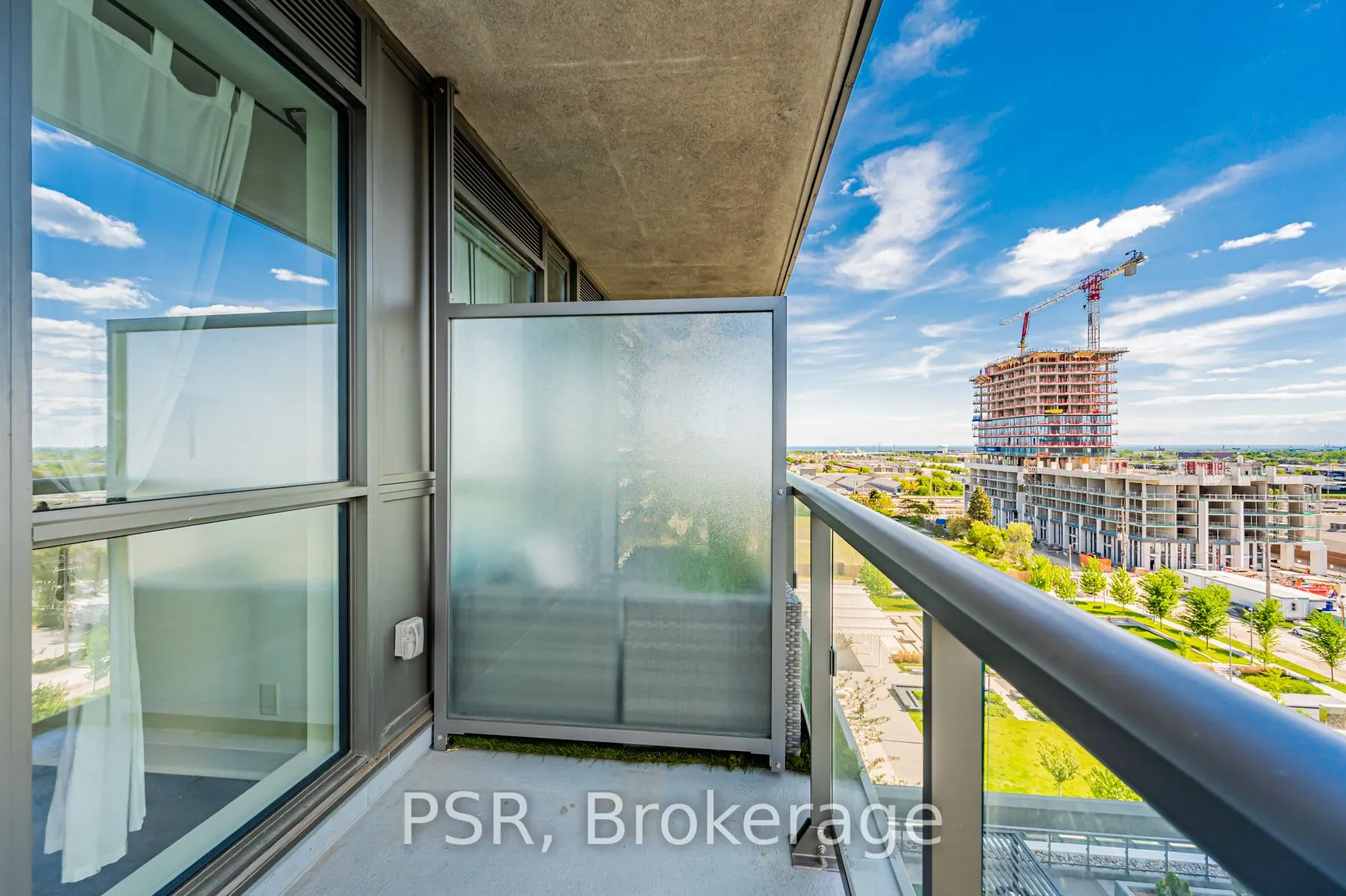 17 Zorra Street, #812